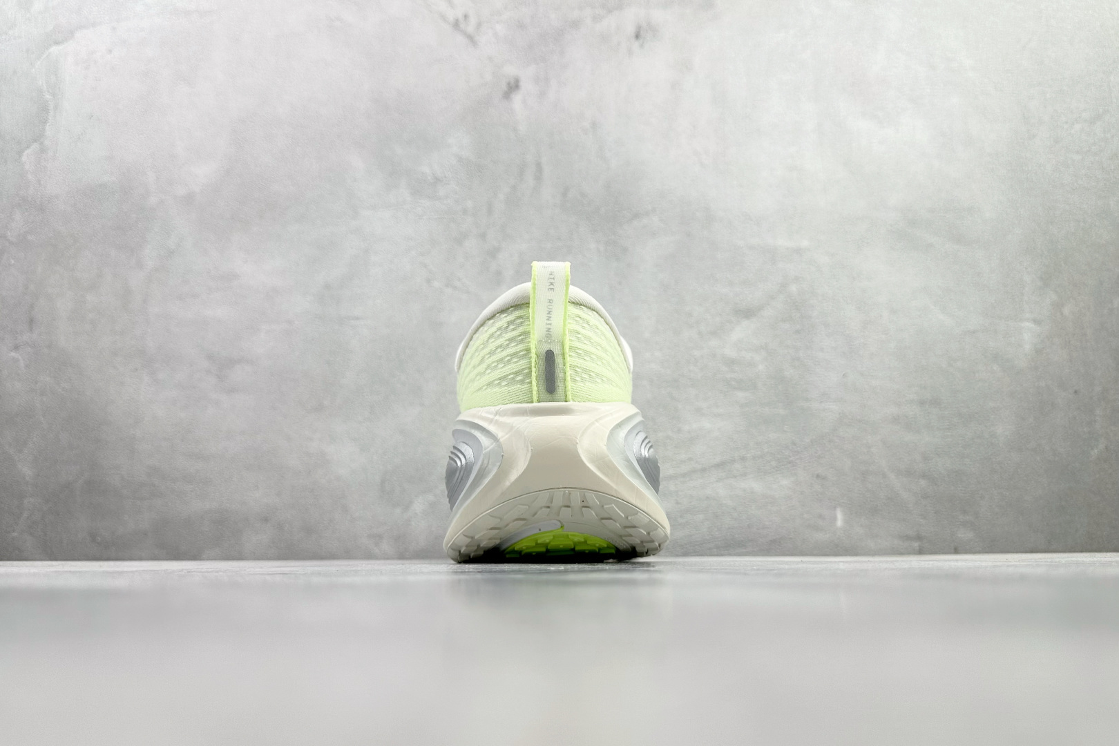 全套数据私模 Nike Vomero Plus 绿色 HV8154-103