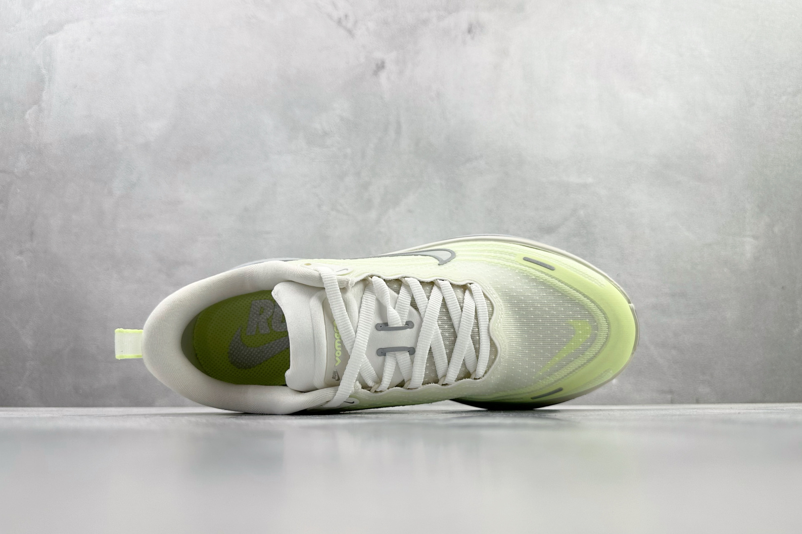 全套数据私模 Nike Vomero Plus 绿色 HV8154-103