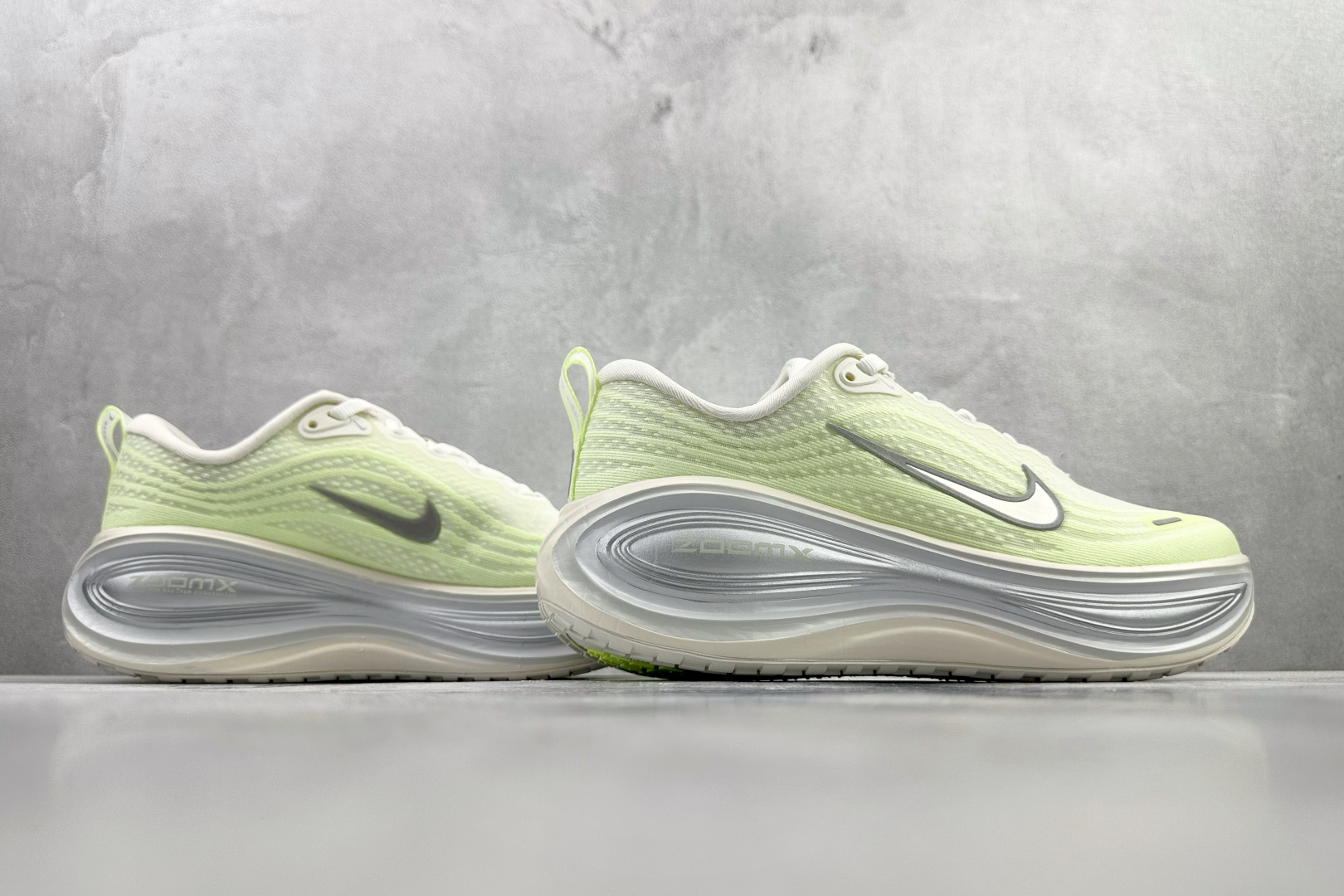 全套数据私模 Nike Vomero Plus 绿色 HV8154-103