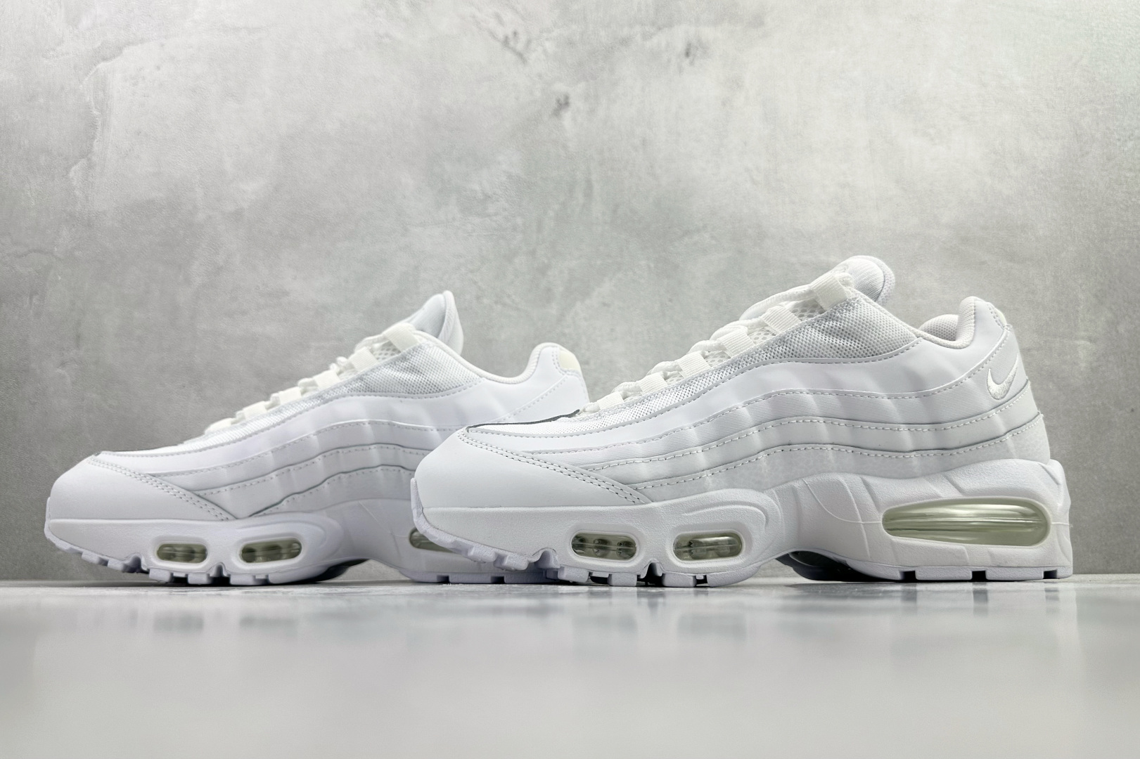 口碑神作 Nike Air 95 Big Bubble OG“Triple White”白色 HM8755-100 口碑神作 Nike Air 95 Big Bubble OG“Triple White”白色 HM8755-100