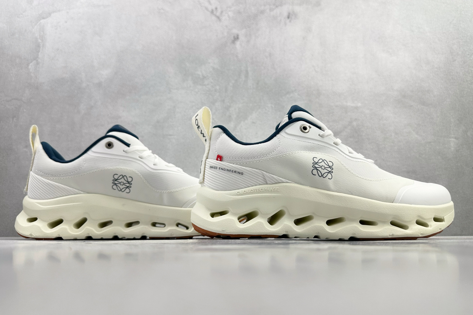 On昂跑 x LOEWE罗意威 Cloudtilt 2 白蓝色 M929282X30-4933 On昂跑 x LOEWE罗意威 Cloudtilt 2 白蓝色 M929282X30-4933