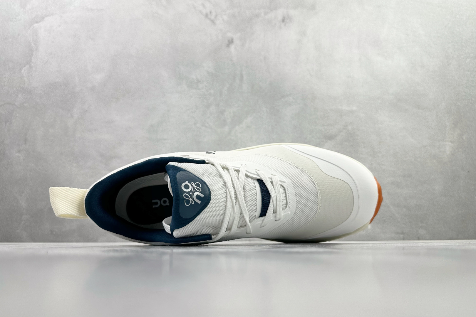 On昂跑 x LOEWE罗意威 Cloudtilt 2 白蓝色 M929282X30-4933 On昂跑 x LOEWE罗意威 Cloudtilt 2 白蓝色 M929282X30-4933