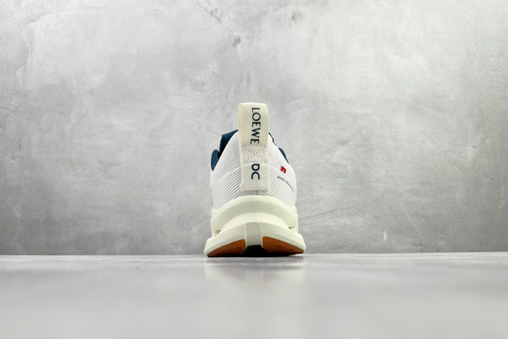 On昂跑 x LOEWE罗意威 Cloudtilt 2 白蓝色 M929282X30-4933 On昂跑 x LOEWE罗意威 Cloudtilt 2 白蓝色 M929282X30-4933