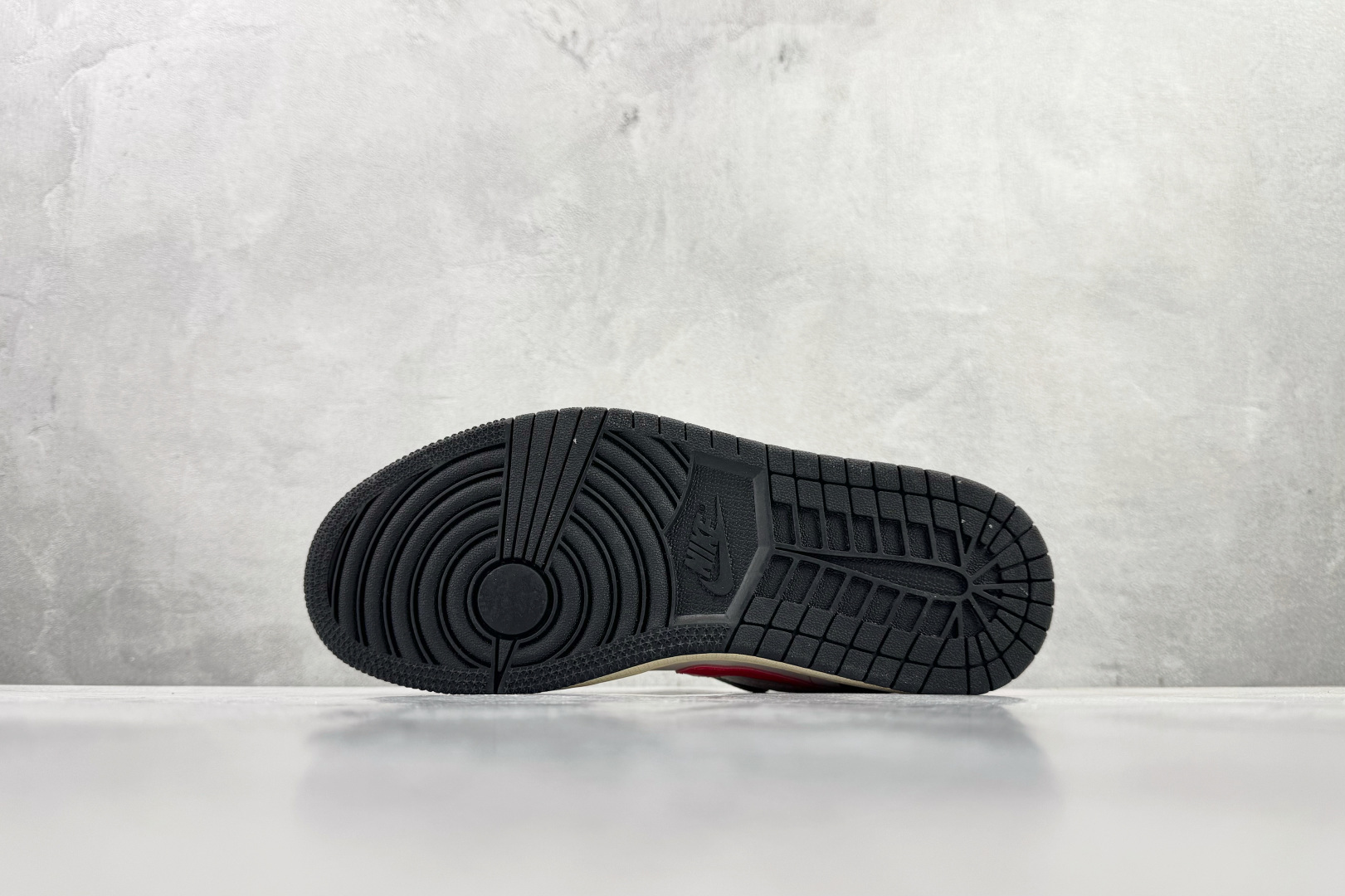 平台爆款 Jordan Air Jordan 1 白黑粉 DC0774-107 平台爆款 Jordan Air Jordan 1 白黑粉 DC0774-107