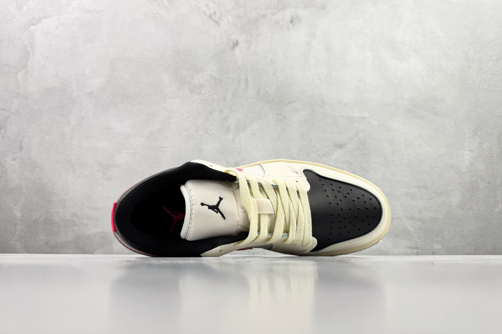 平台爆款 Jordan Air Jordan 1 白黑粉 DC0774-107 平台爆款 Jordan Air Jordan 1 白黑粉 DC0774-107