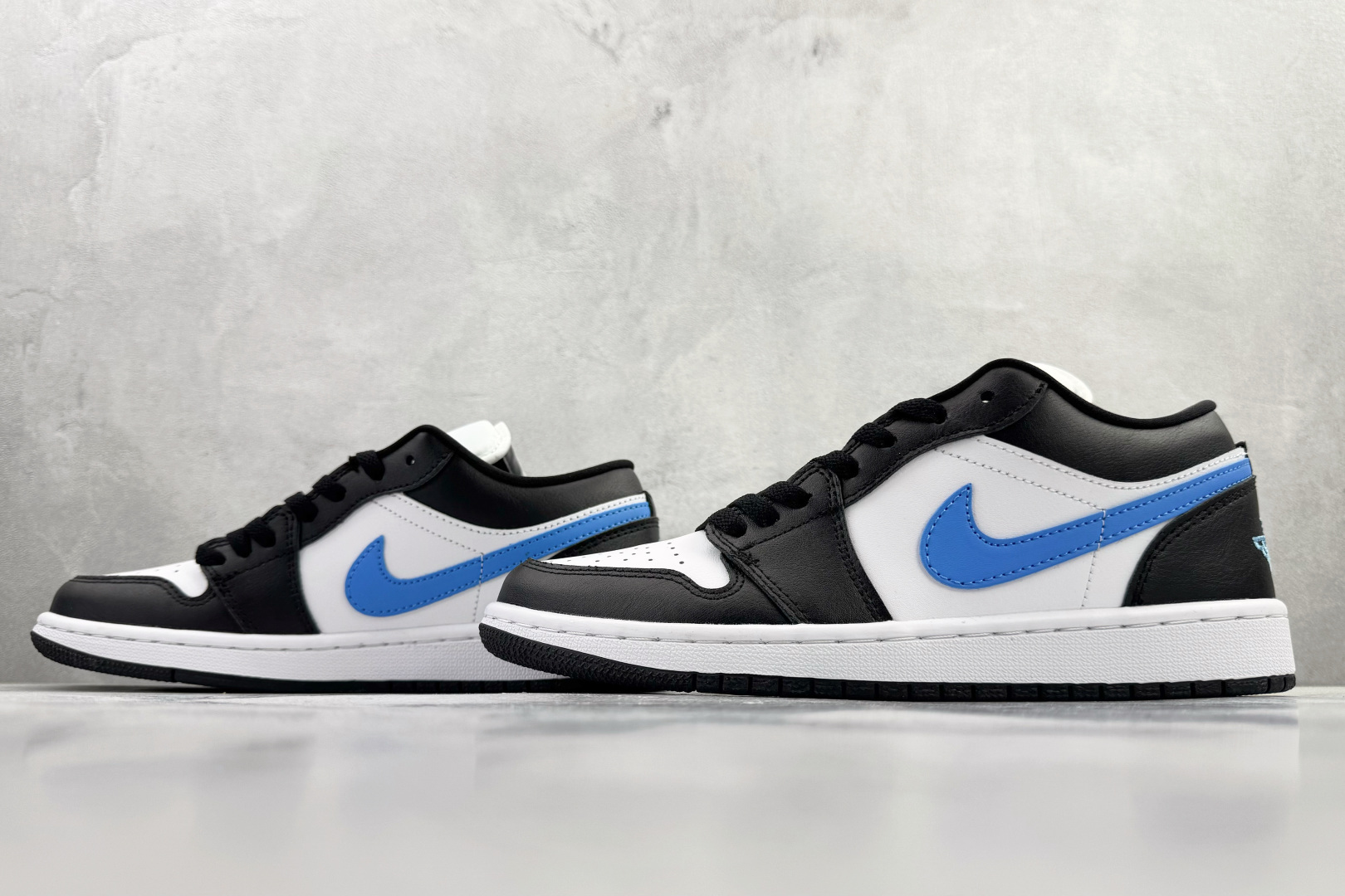 210 平台爆款 Jordan Air Jordan 1 low ”university blue” 黑白蓝 DC0774-041-Chinese UA Cheap High Quatity Brand Clothes Bags handbags Sneakers wholesale wholesaler seller from China Factory suppliers Fashion Clothing Shoes best Quality Beautiful Price 210 平台爆款 Jordan Air Jordan 1 low ”university blue” 黑白蓝 DC0774-041