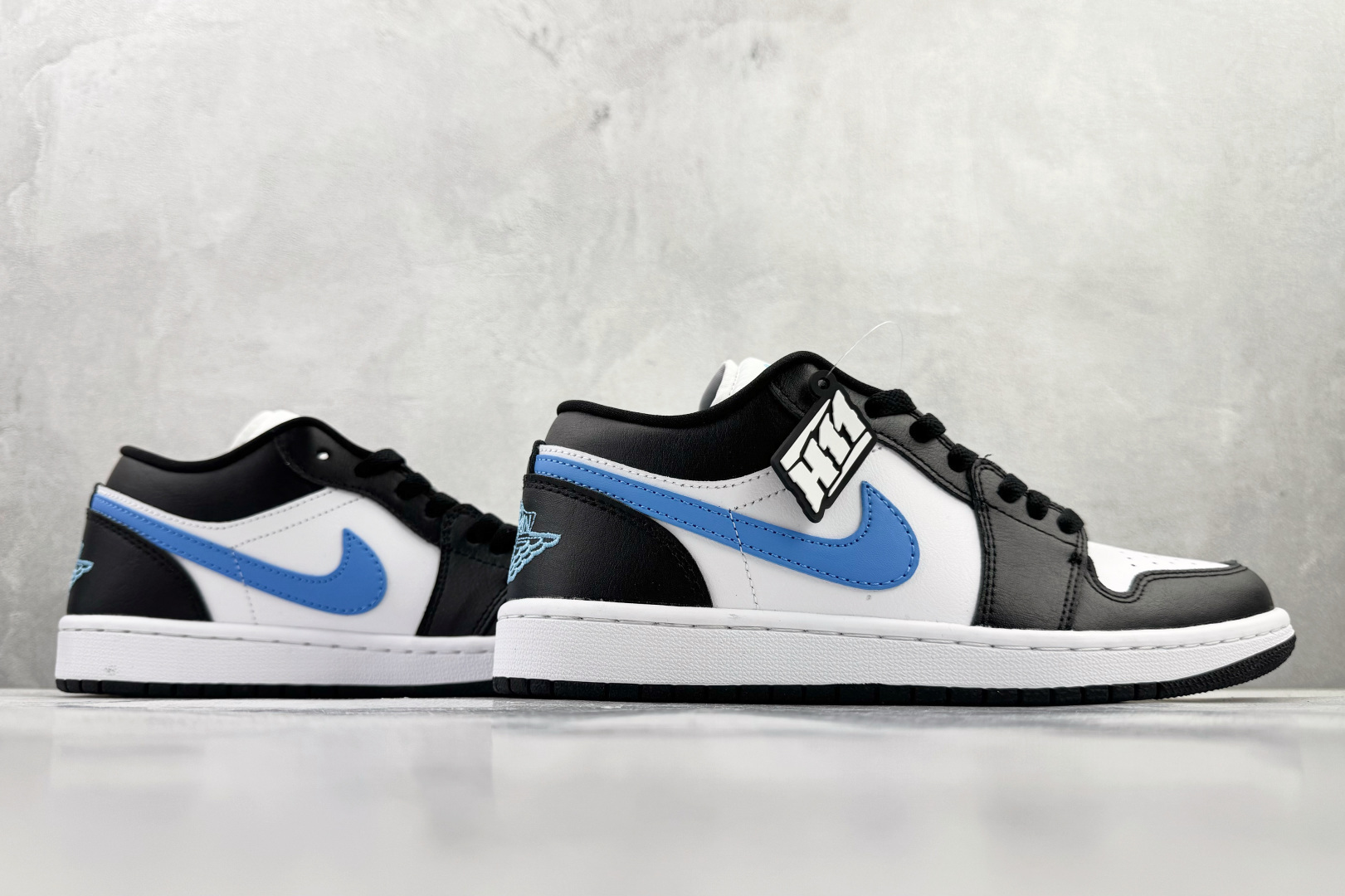 210 平台爆款 Jordan Air Jordan 1 low ”university blue” 黑白蓝 DC0774-041-Chinese UA Cheap High Quatity Brand Clothes Bags handbags Sneakers wholesale wholesaler seller from China Factory suppliers Fashion Clothing Shoes best Quality Beautiful Price 210 平台爆款 Jordan Air Jordan 1 low ”university blue” 黑白蓝 DC0774-041
