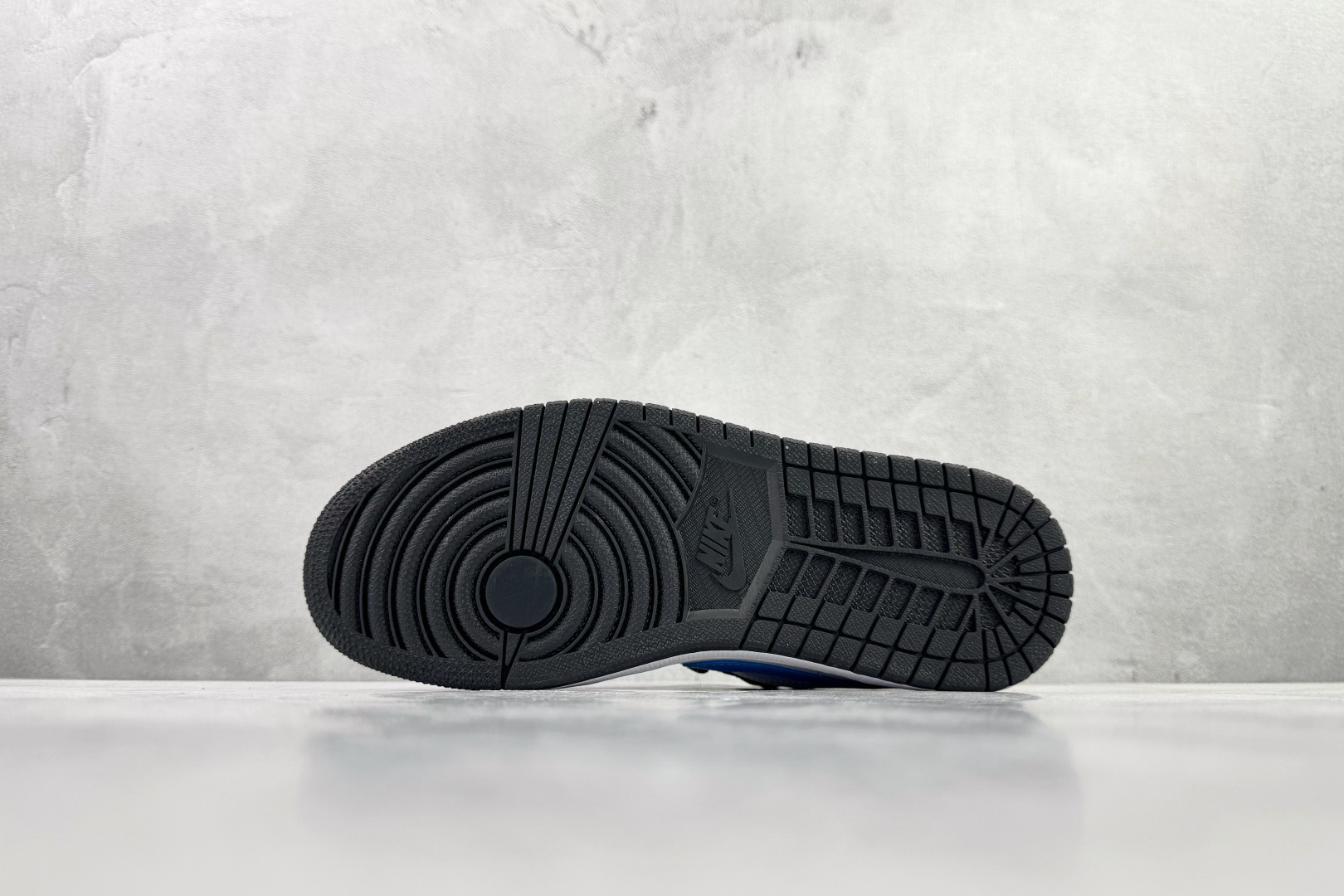 210 平台爆款 Jordan Air Jordan 1 low ”university blue” 黑白蓝 DC0774-041-Chinese UA Cheap High Quatity Brand Clothes Bags handbags Sneakers wholesale wholesaler seller from China Factory suppliers Fashion Clothing Shoes best Quality Beautiful Price 210 平台爆款 Jordan Air Jordan 1 low ”university blue” 黑白蓝 DC0774-041