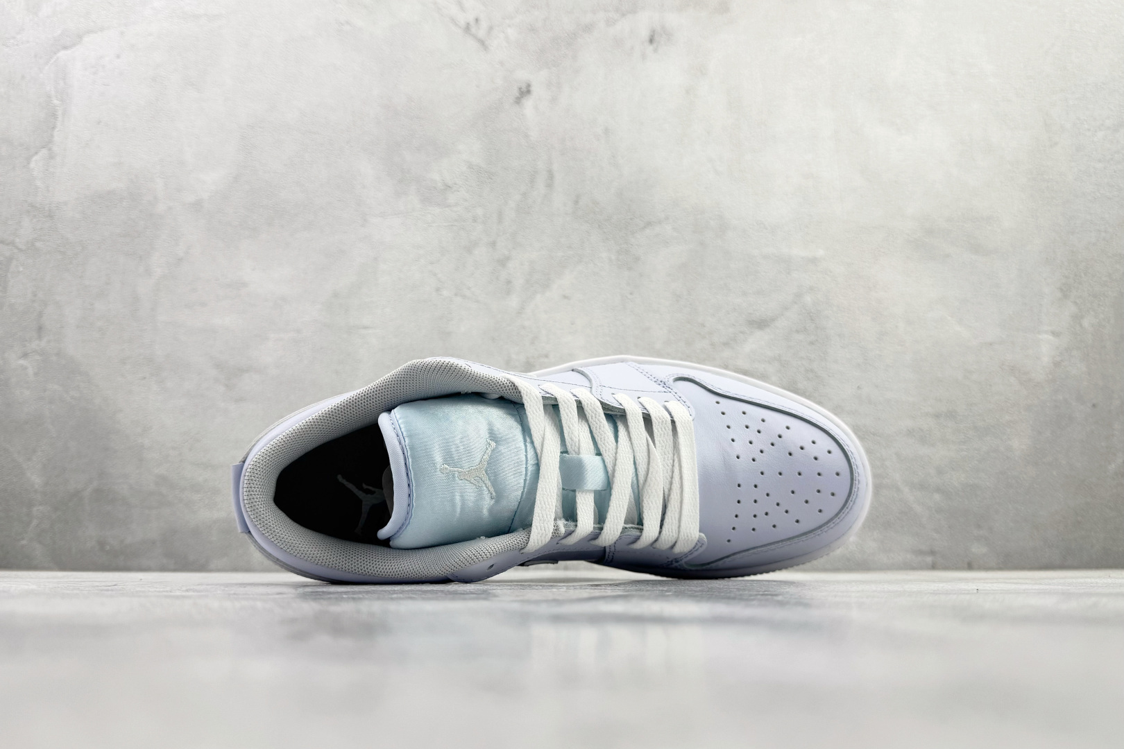 平台爆款 Jordan Air Jordan 1 Cobalt Bliss 灰白 FV8486-400 平台爆款 Jordan Air Jordan 1 Cobalt Bliss 灰白 FV8486-400