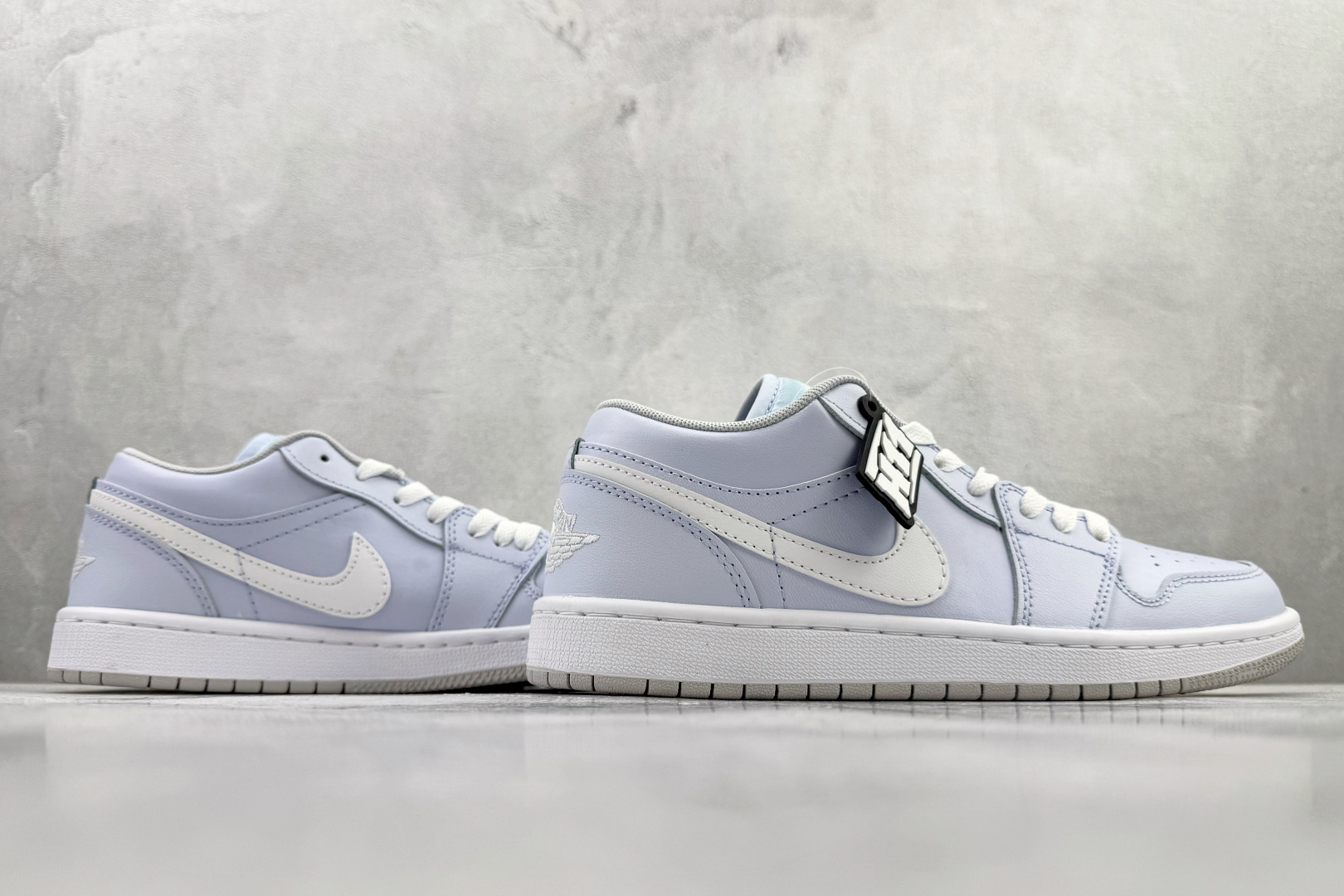 平台爆款 Jordan Air Jordan 1 Cobalt Bliss 灰白 FV8486-400 平台爆款 Jordan Air Jordan 1 Cobalt Bliss 灰白 FV8486-400