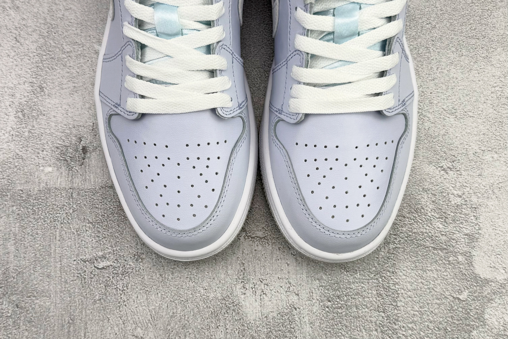 平台爆款 Jordan Air Jordan 1 Cobalt Bliss 灰白 FV8486-400 平台爆款 Jordan Air Jordan 1 Cobalt Bliss 灰白 FV8486-400
