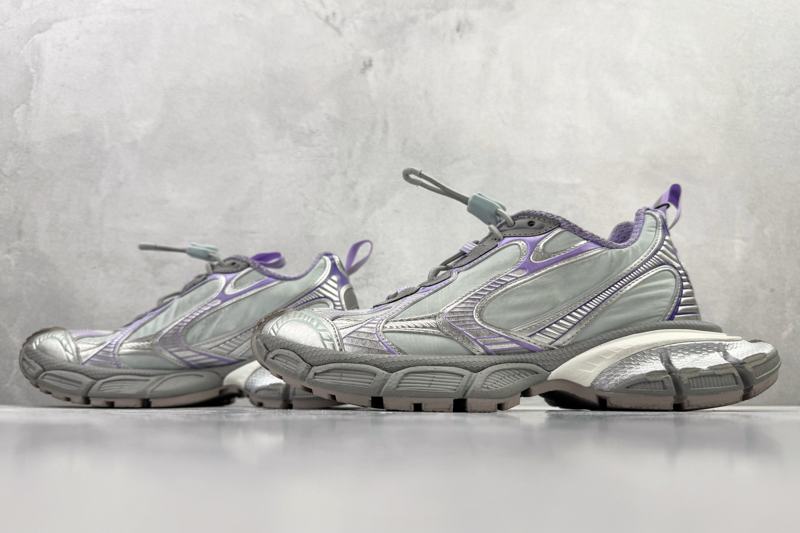 最新外贸批次 Balenciaga巴黎世家 3XL 紫色 734731W3XNY 最新外贸批次 Balenciaga巴黎世家 3XL 紫色 734731W3XNY