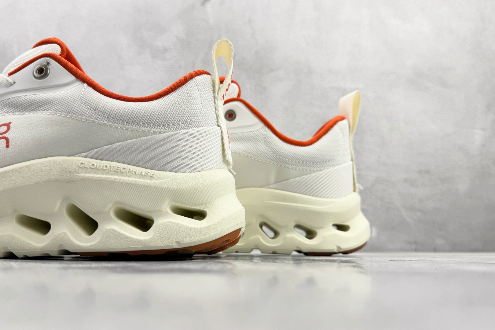 LOEWE x On昂跑 Cloudtilt 2 白橙色 3ME1069 LOEWE x On昂跑 Cloudtilt 2 白橙色 3ME1069