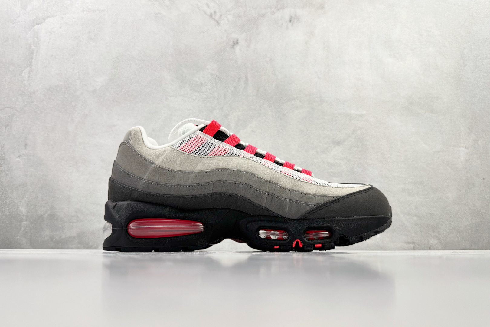 口碑神作 Nike Air 95 灰粉 IM7410-001 口碑神作 Nike Air 95 灰粉 IM7410-001
