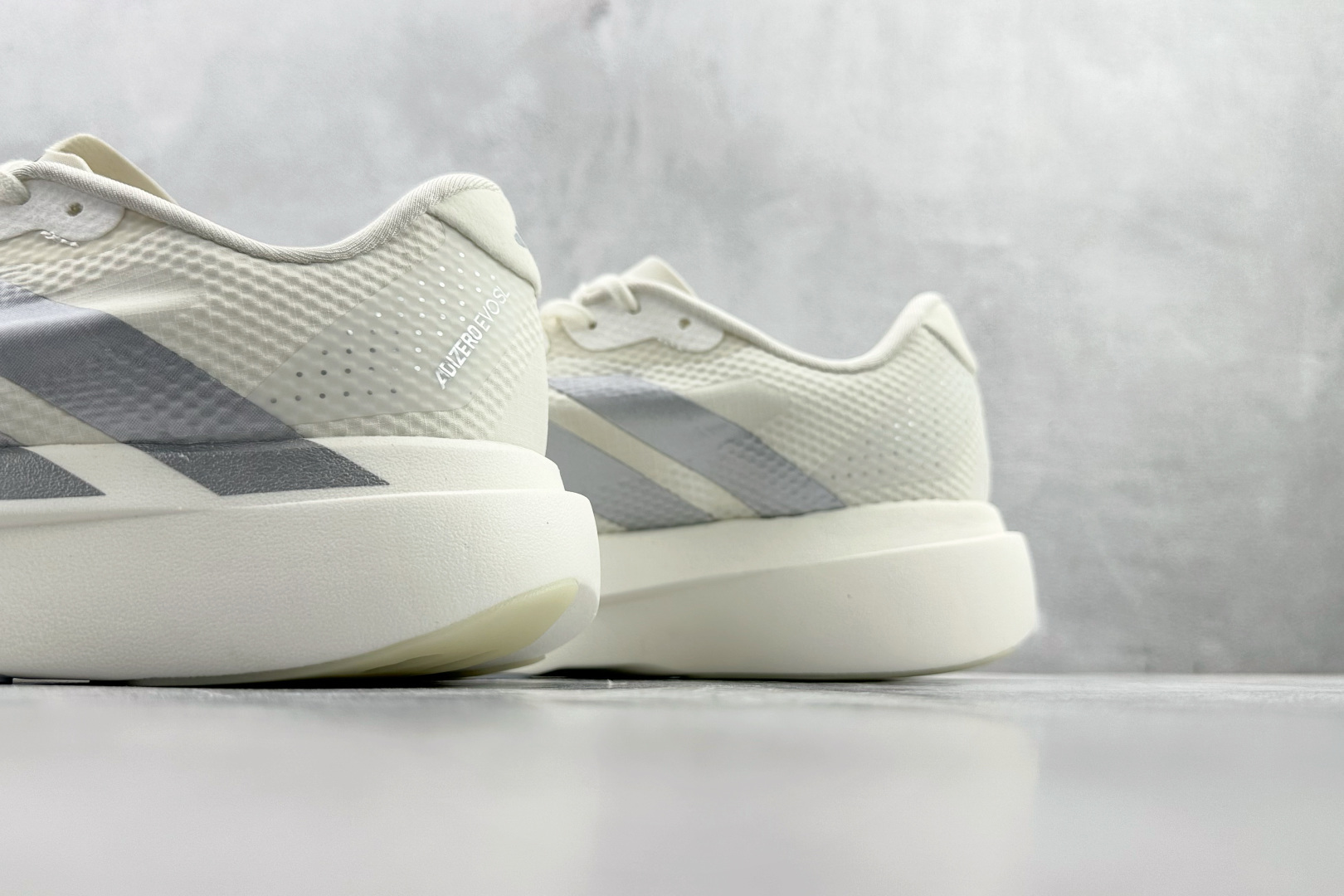 adidas Adizero Evo SL 银白 JR2028 adidas Adizero Evo SL 银白 JR2028
