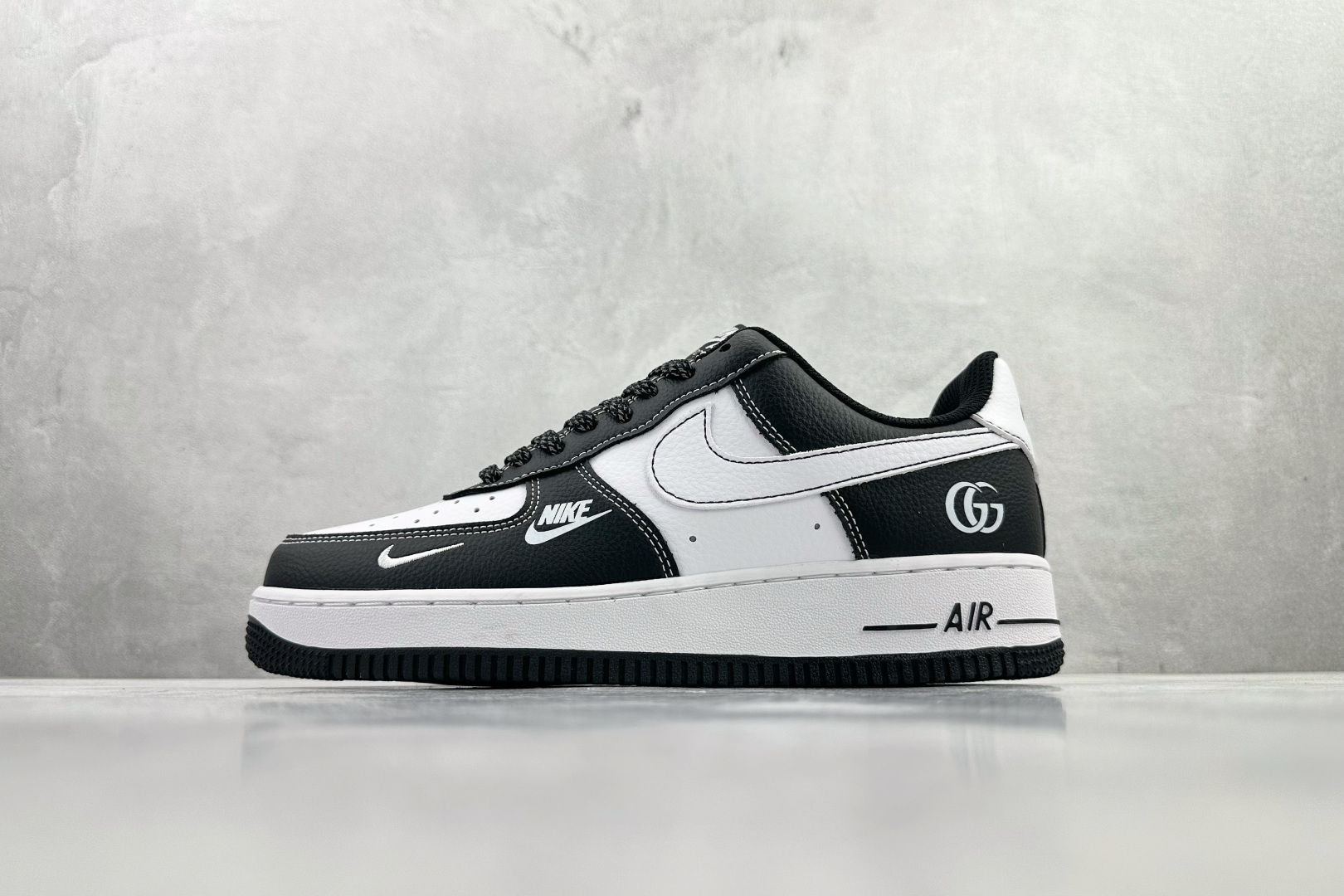 Nike AIR FORCE 1’07 LX Gucci 联名 黑白 DD1982-340 Nike AIR FORCE 1’07 LX Gucci 联名 黑白 DD1982-340