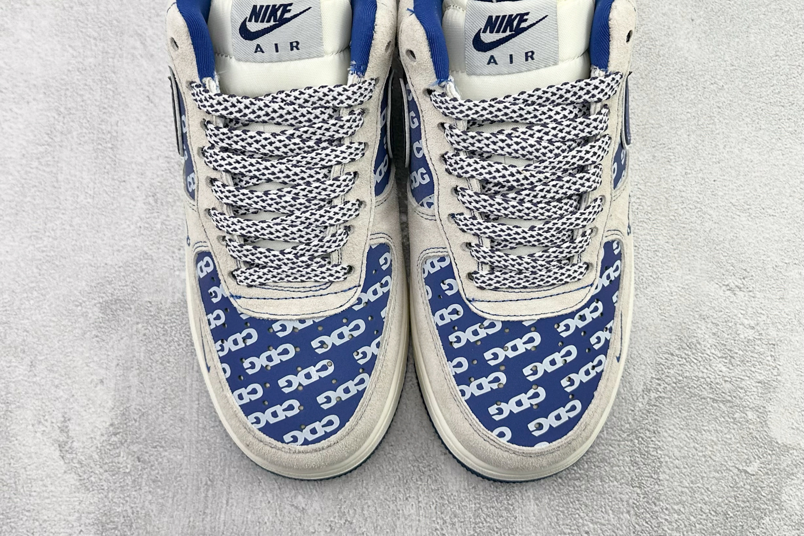 Nike AIR FORCE 1'07 LX Supreme 联名 灰白蓝 SY1388-022 Nike AIR FORCE 1'07 LX Supreme 联名 灰白蓝 SY1388-022