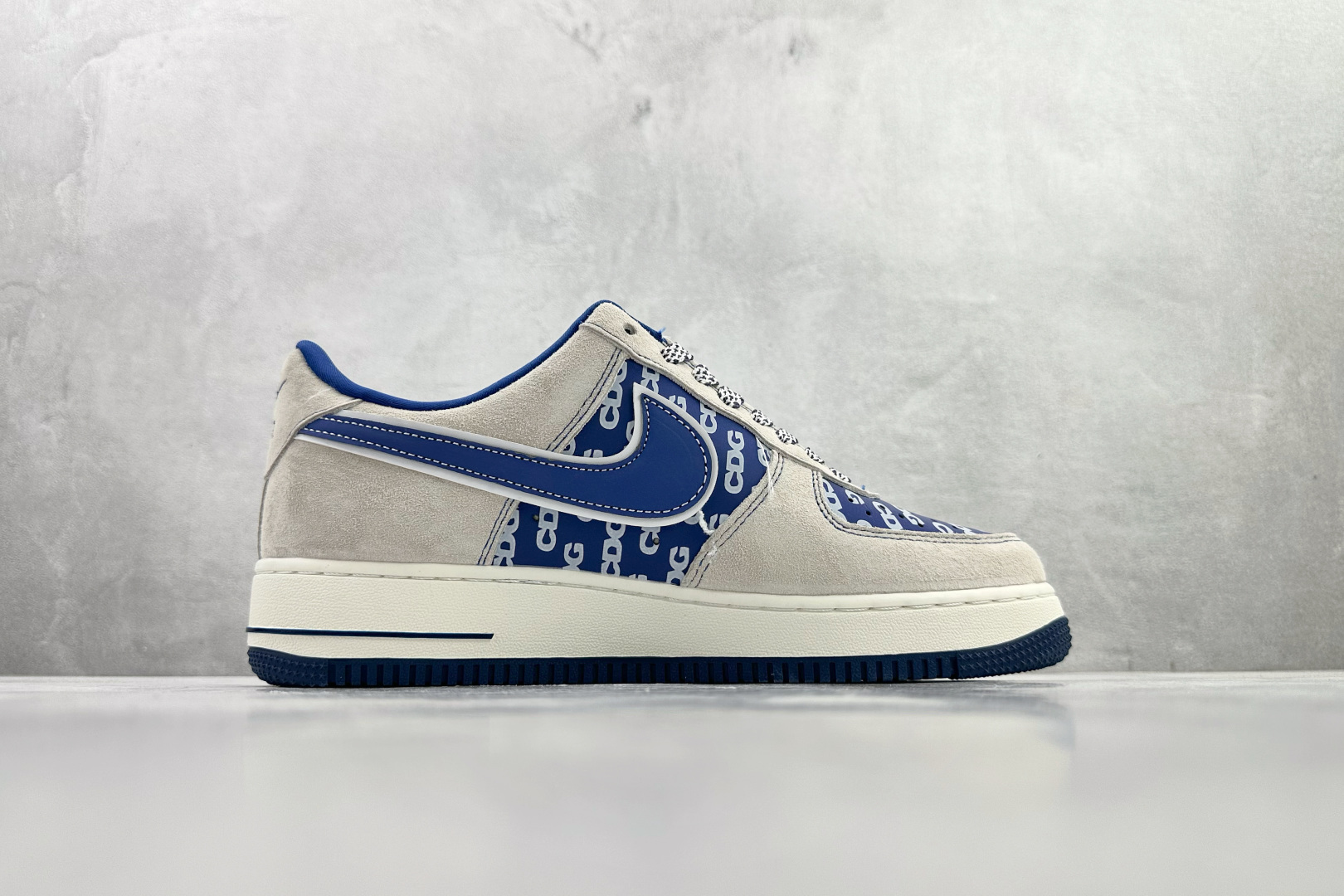 Nike AIR FORCE 1'07 LX Supreme 联名 灰白蓝 SY1388-022 Nike AIR FORCE 1'07 LX Supreme 联名 灰白蓝 SY1388-022