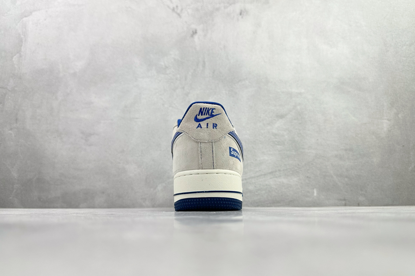 Nike AIR FORCE 1'07 LX Supreme 联名 灰白蓝 SY1388-022 Nike AIR FORCE 1'07 LX Supreme 联名 灰白蓝 SY1388-022