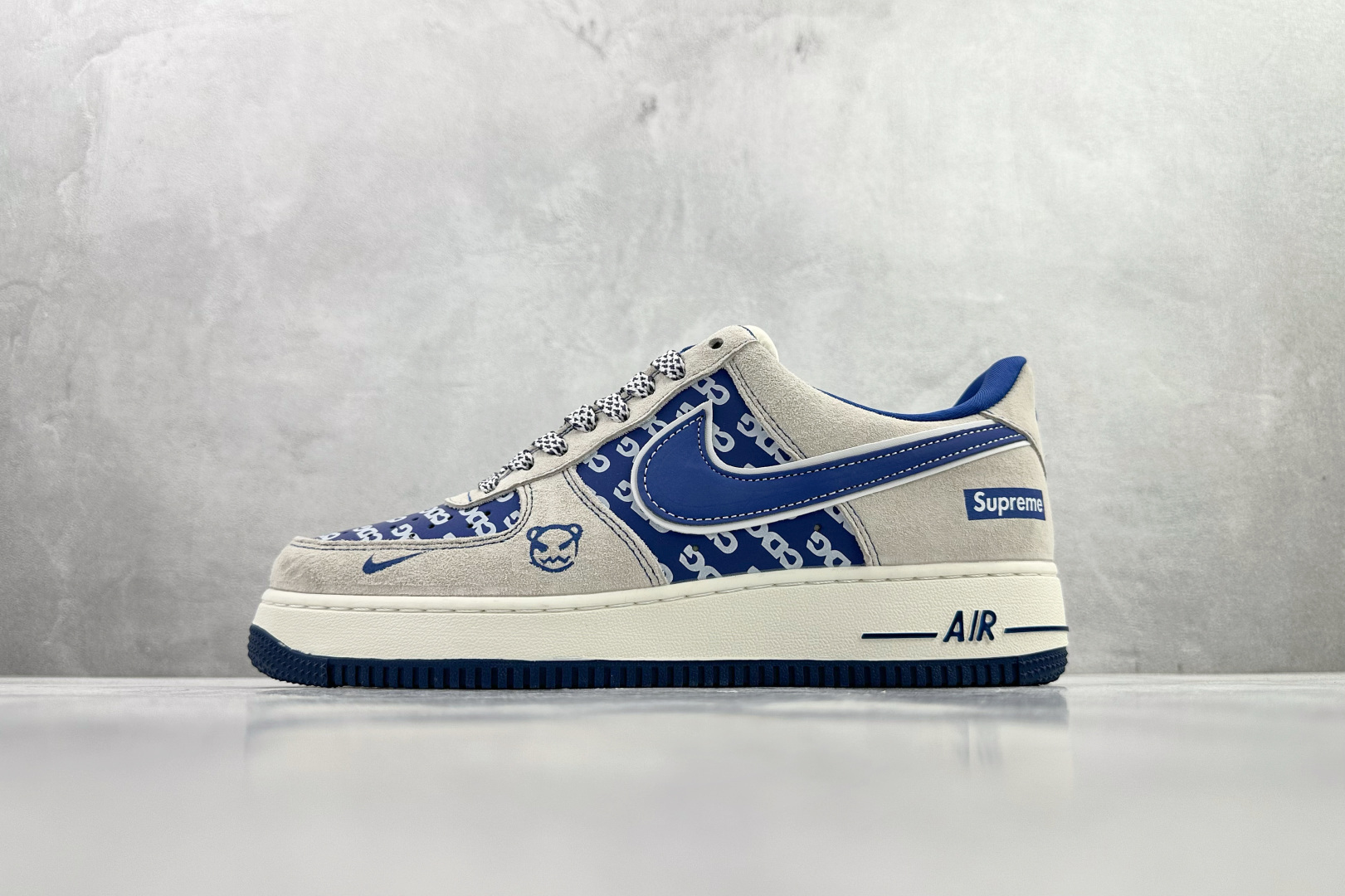Nike AIR FORCE 1’07 LX Supreme 联名 灰白蓝 SY1388-022 Nike AIR FORCE 1’07 LX Supreme 联名 灰白蓝 SY1388-022