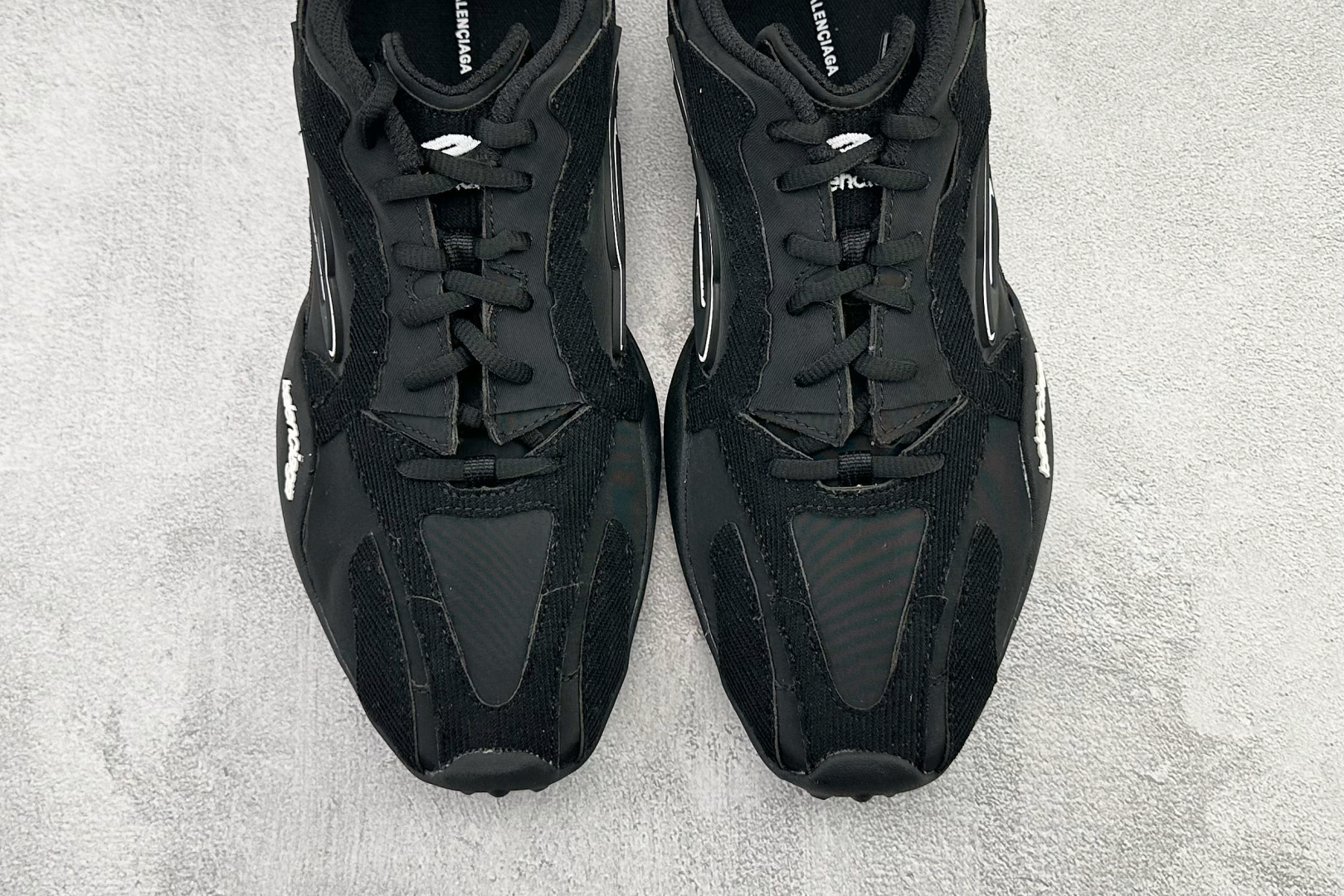 Balenciaga巴黎世家 Monday Ultra 黑色 853505WMNDI Balenciaga巴黎世家 Monday Ultra 黑色 853505WMNDI