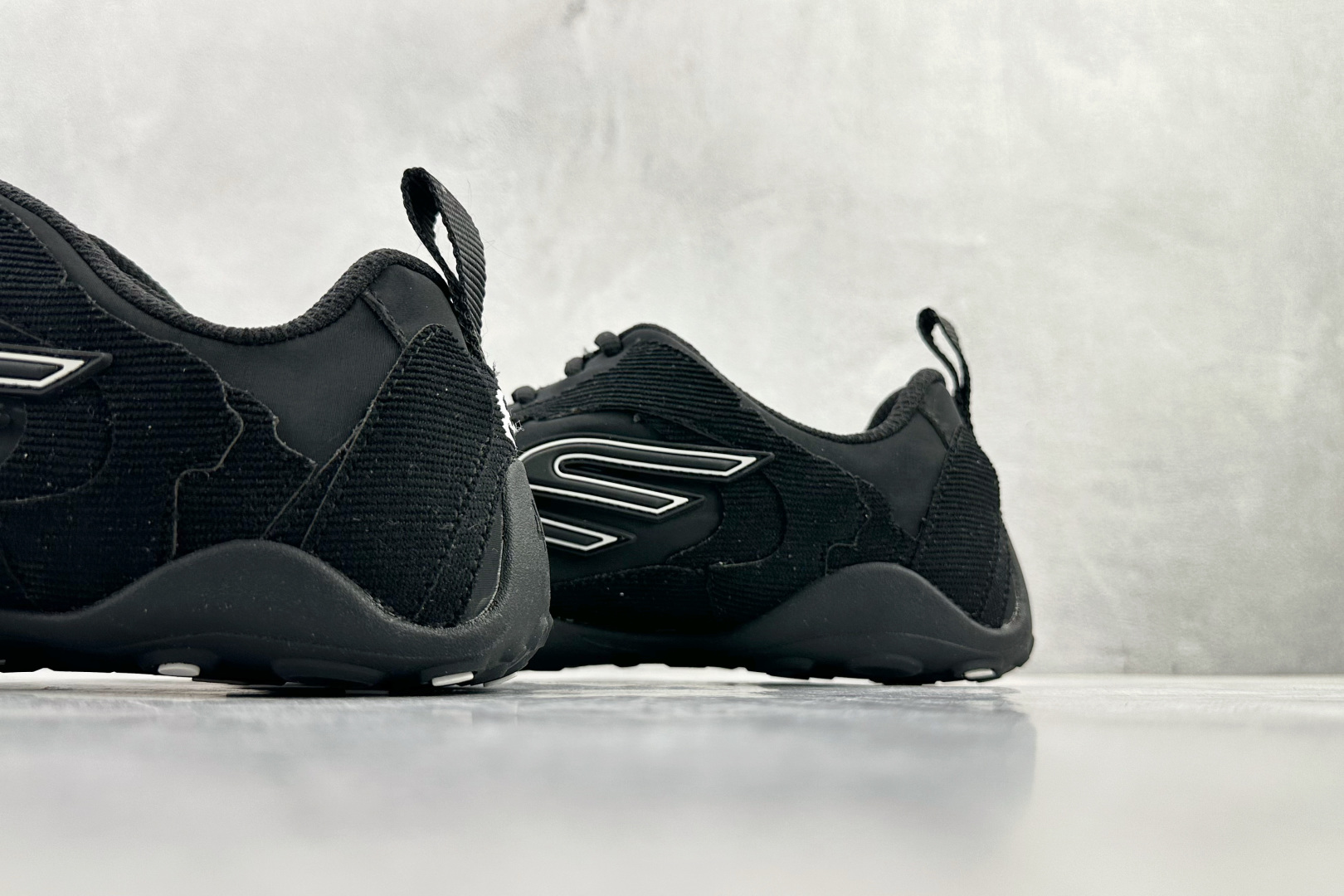 Balenciaga巴黎世家 Monday Ultra 黑色 853505WMNDI Balenciaga巴黎世家 Monday Ultra 黑色 853505WMNDI