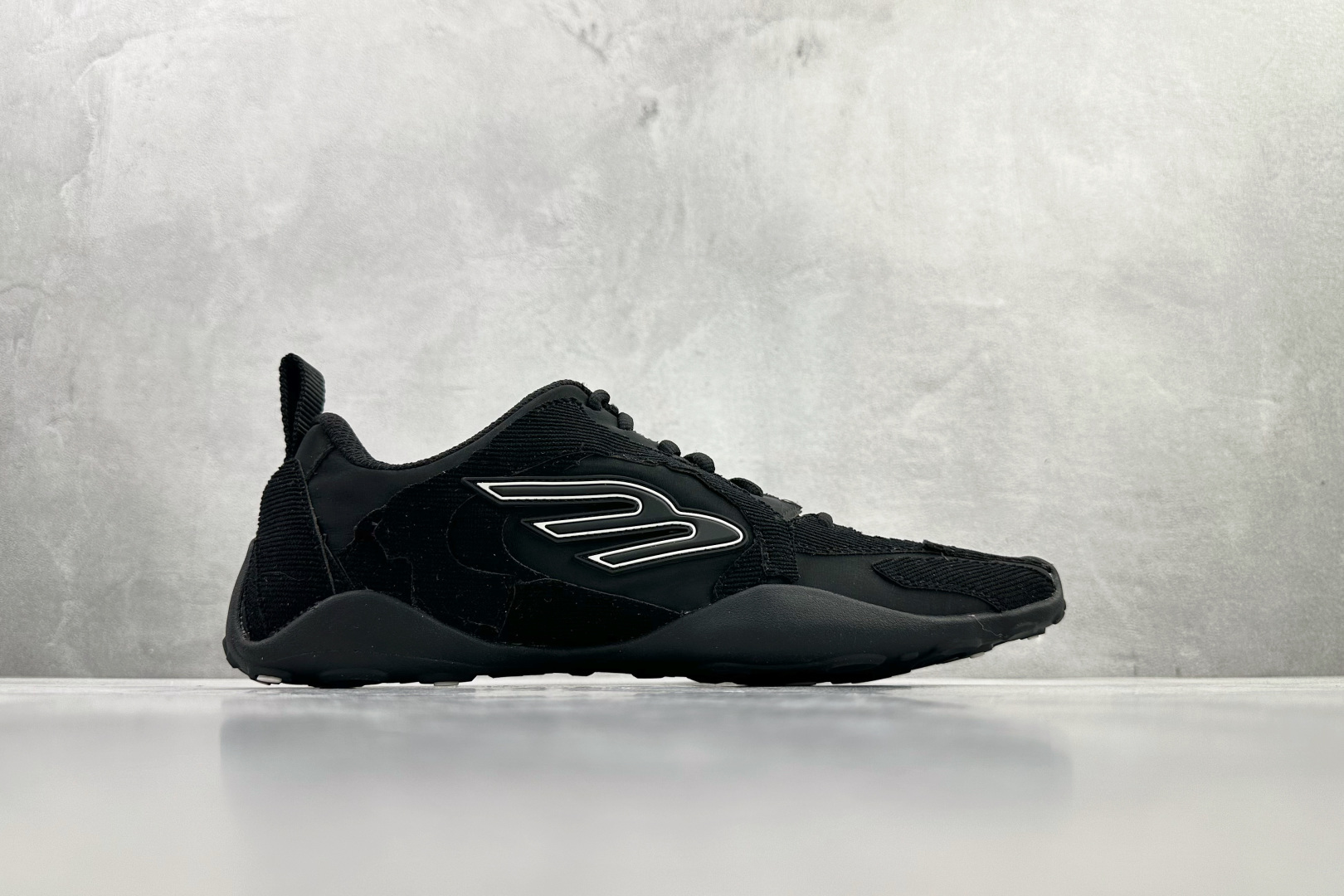 Balenciaga巴黎世家 Monday Ultra 黑色 853505WMNDI Balenciaga巴黎世家 Monday Ultra 黑色 853505WMNDI