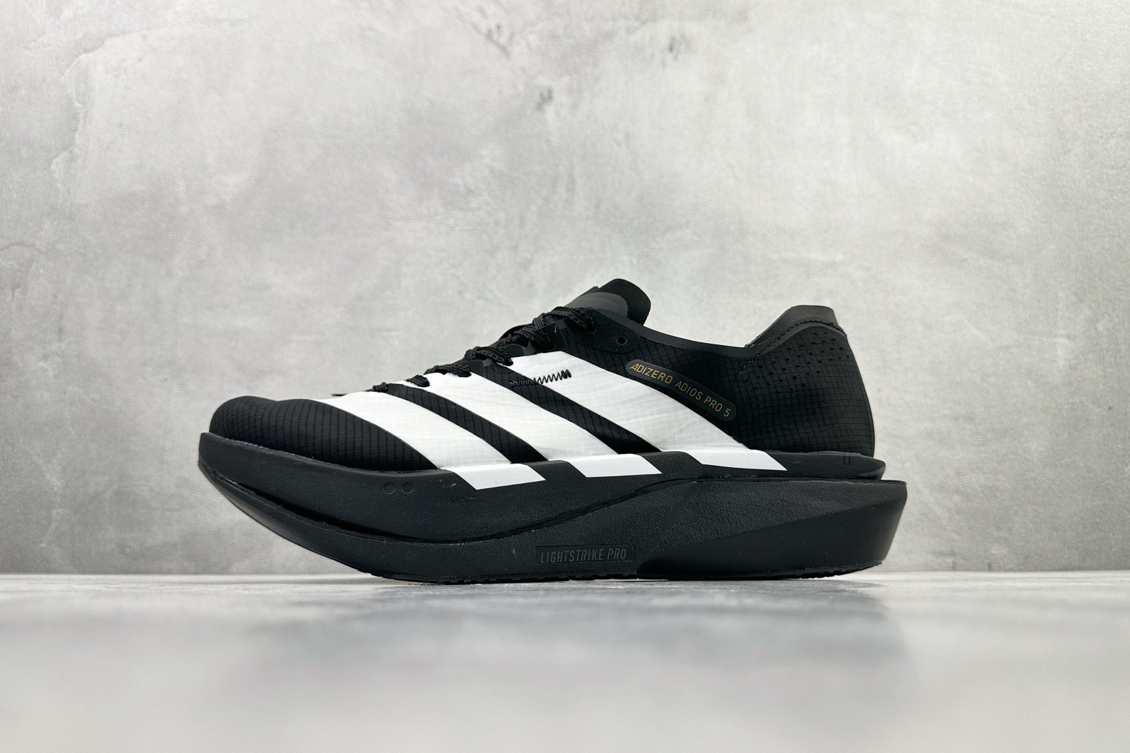 平台订单 adidas Adizero Adios 5 M 黑白 K18295 平台订单 adidas Adizero Adios 5 M 黑白 K18295