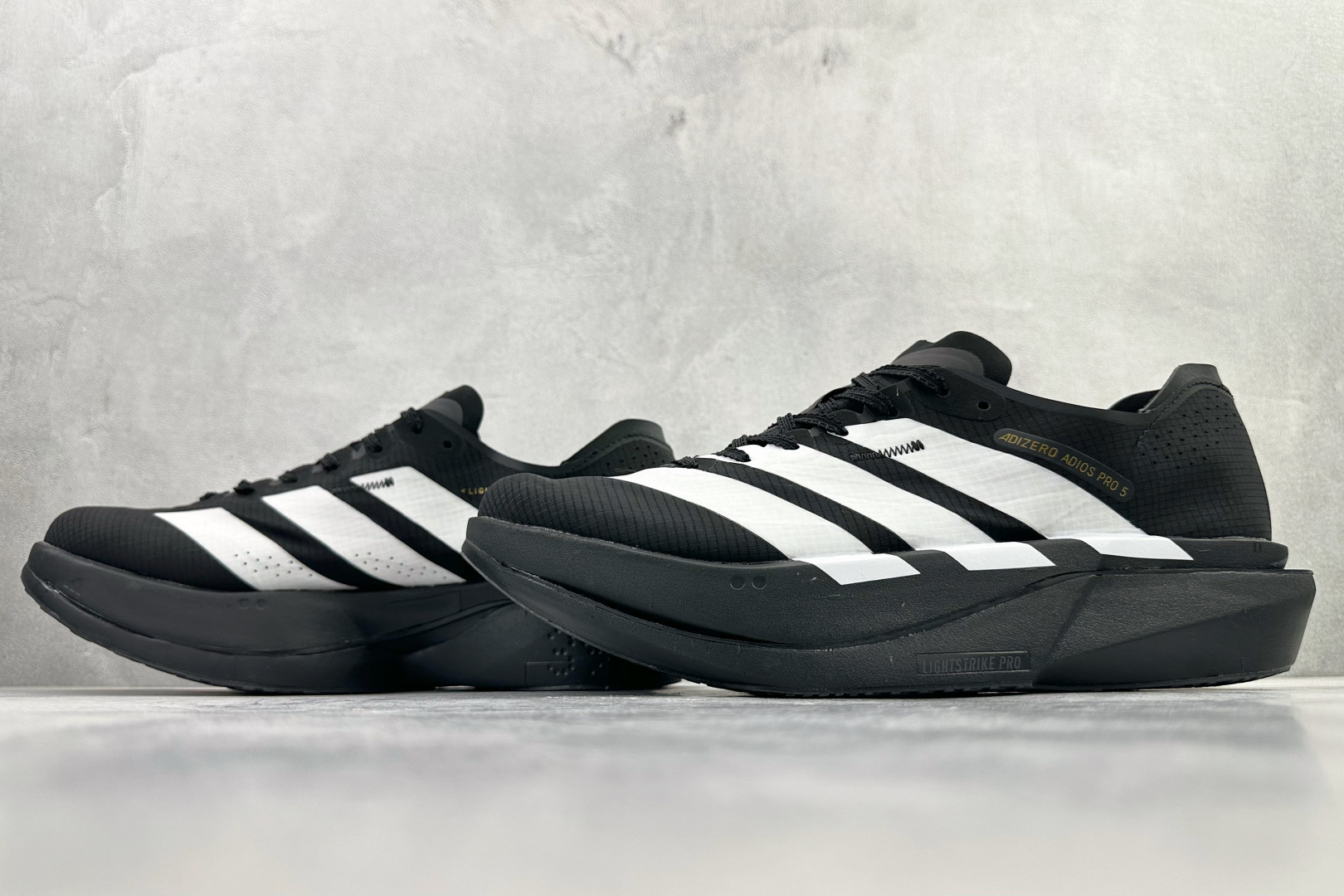 平台订单 adidas Adizero Adios 5 M 黑白 K18295 平台订单 adidas Adizero Adios 5 M 黑白 K18295