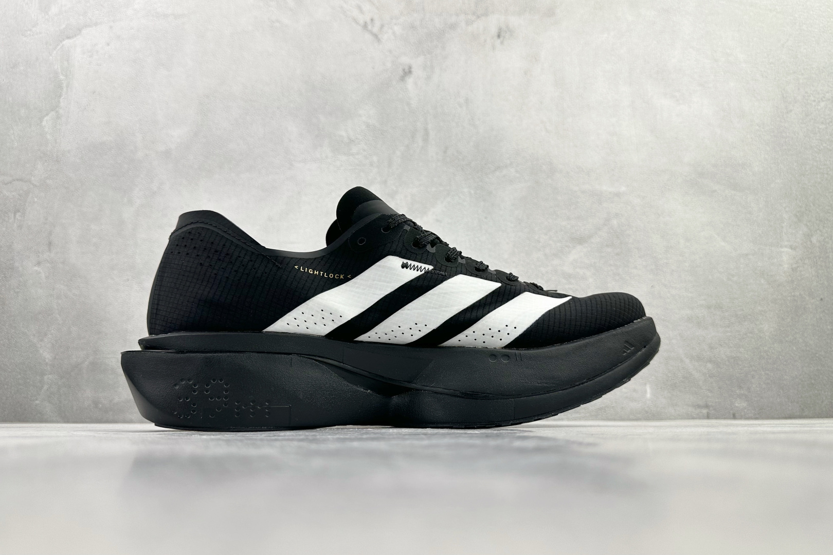 平台订单 adidas Adizero Adios 5 M 黑白 K18295 平台订单 adidas Adizero Adios 5 M 黑白 K18295