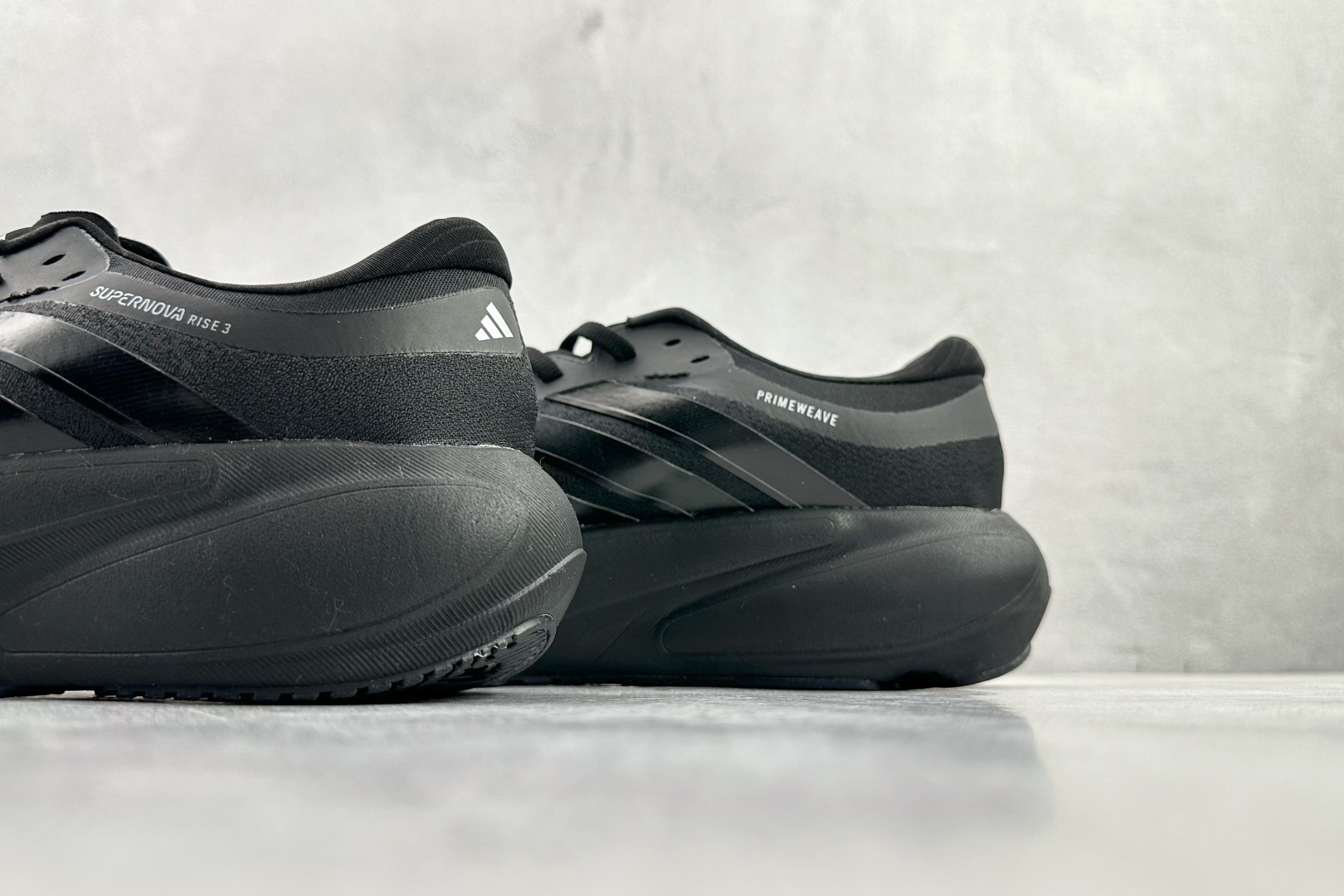 出口订单 Adidas Supernova Solution 3 M 黑色 KK1204 出口订单 Adidas Supernova Solution 3 M 黑色 KK1204