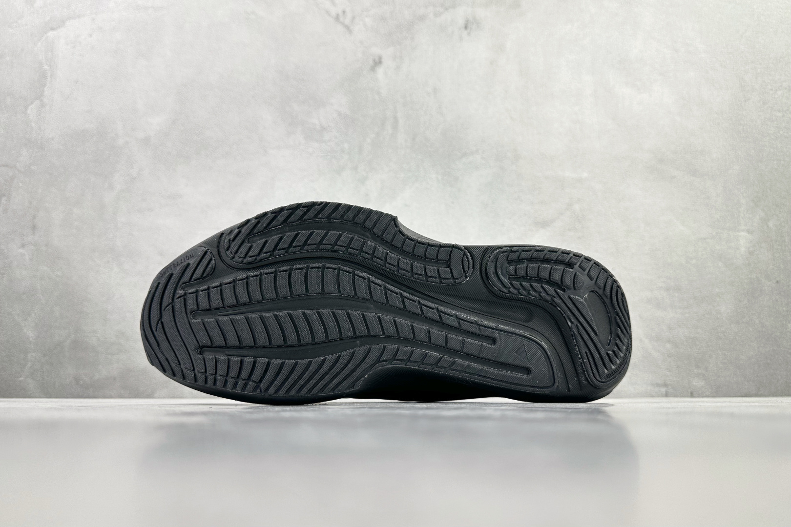 出口订单 Adidas Supernova Solution 3 M 黑色 KK1204 出口订单 Adidas Supernova Solution 3 M 黑色 KK1204
