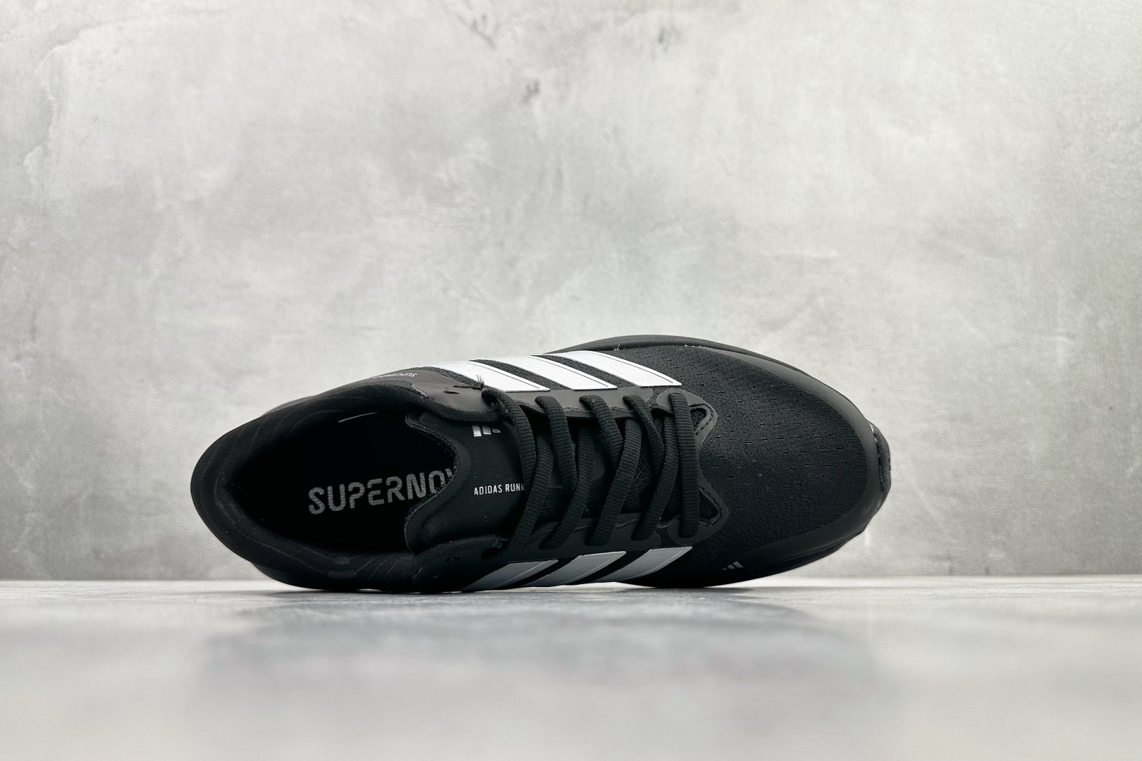 出口订单 Adidas Supernova Solution 3 M 黑白 KK1205 出口订单 Adidas Supernova Solution 3 M 黑白 KK1205