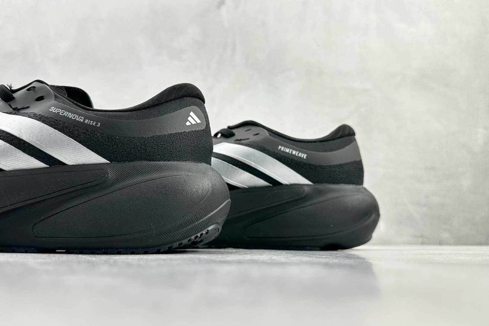 出口订单 Adidas Supernova Solution 3 M 黑白 KK1205 出口订单 Adidas Supernova Solution 3 M 黑白 KK1205