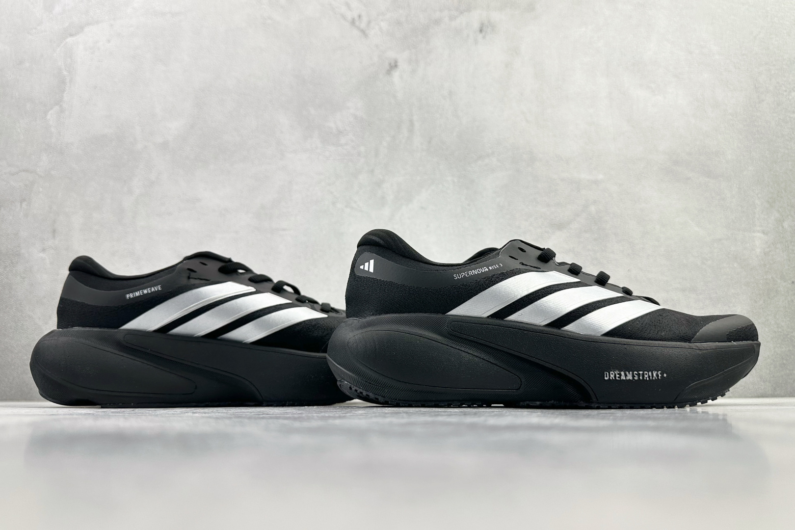 出口订单 Adidas Supernova Solution 3 M 黑白 KK1205 出口订单 Adidas Supernova Solution 3 M 黑白 KK1205