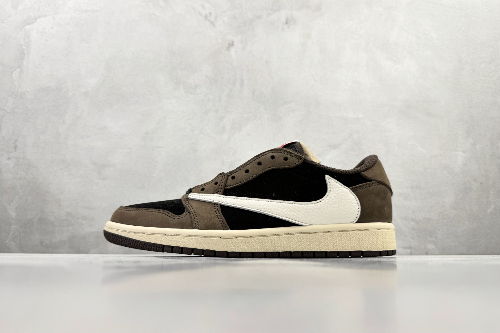 Travis Scott x Jordan Air Jordan 1 Low TS SP 倒钩1.0初代 联名款 深棕 CQ4277-001 Travis Scott x Jordan Air Jordan 1 Low TS SP 倒钩1.0初代 联名款 深棕 CQ4277-001
