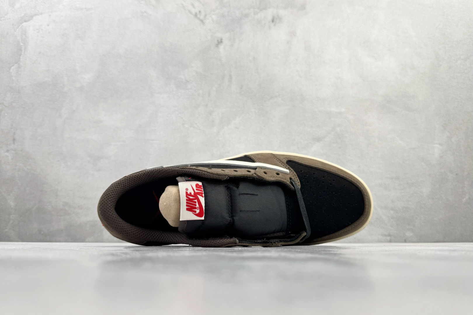 Travis Scott x Jordan Air Jordan 1 Low TS SP 倒钩1.0初代 联名款 深棕 CQ4277-001 Travis Scott x Jordan Air Jordan 1 Low TS SP 倒钩1.0初代 联名款 深棕 CQ4277-001