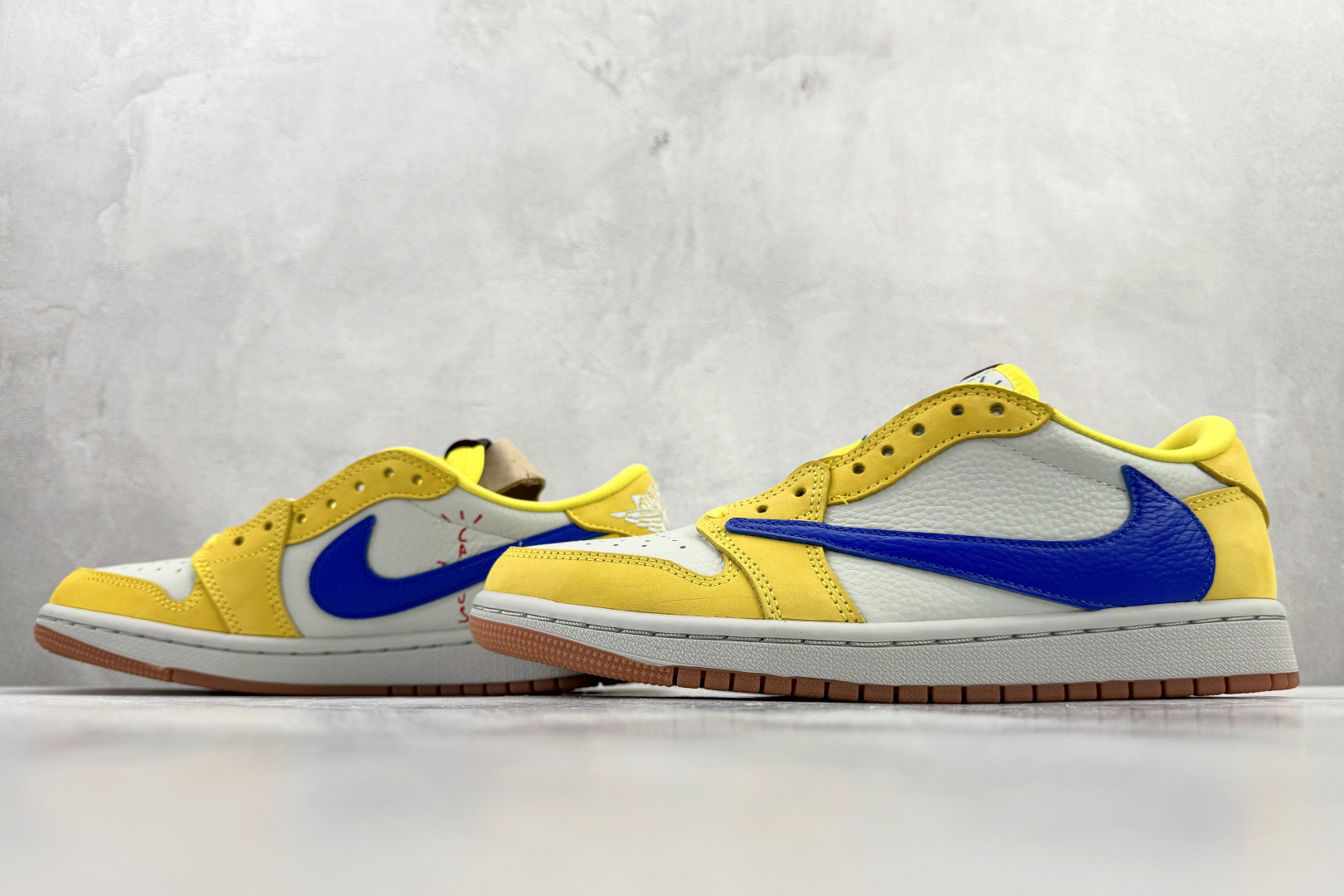 Travis Scott x Jordan Air Jordan 1 倒钩 7.0 皮革 Low Canary Yellow 联名款 金丝雀黄 蓝色 DZ4137-700 Travis Scott x Jordan Air Jordan 1 倒钩 7.0 皮革 Low Canary Yellow 联名款 金丝雀黄 蓝色 DZ4137-700