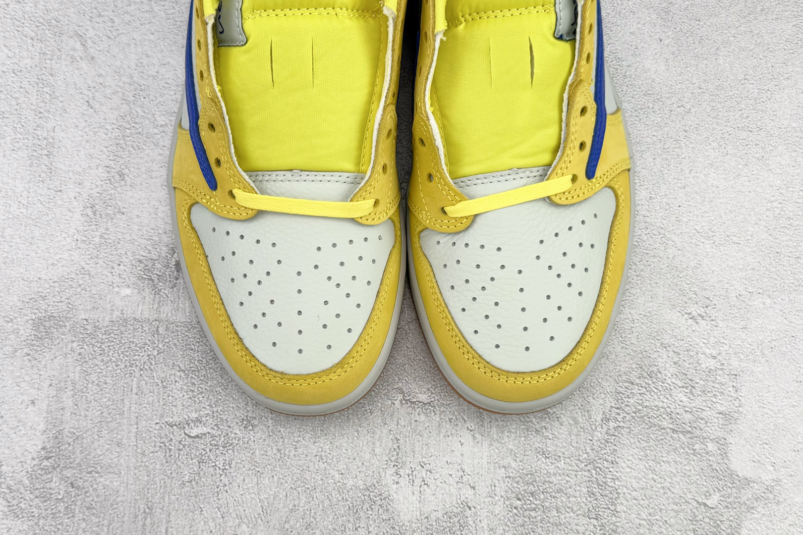Travis Scott x Jordan Air Jordan 1 倒钩 7.0 皮革 Low Canary Yellow 联名款 金丝雀黄 蓝色 DZ4137-700 Travis Scott x Jordan Air Jordan 1 倒钩 7.0 皮革 Low Canary Yellow 联名款 金丝雀黄 蓝色 DZ4137-700