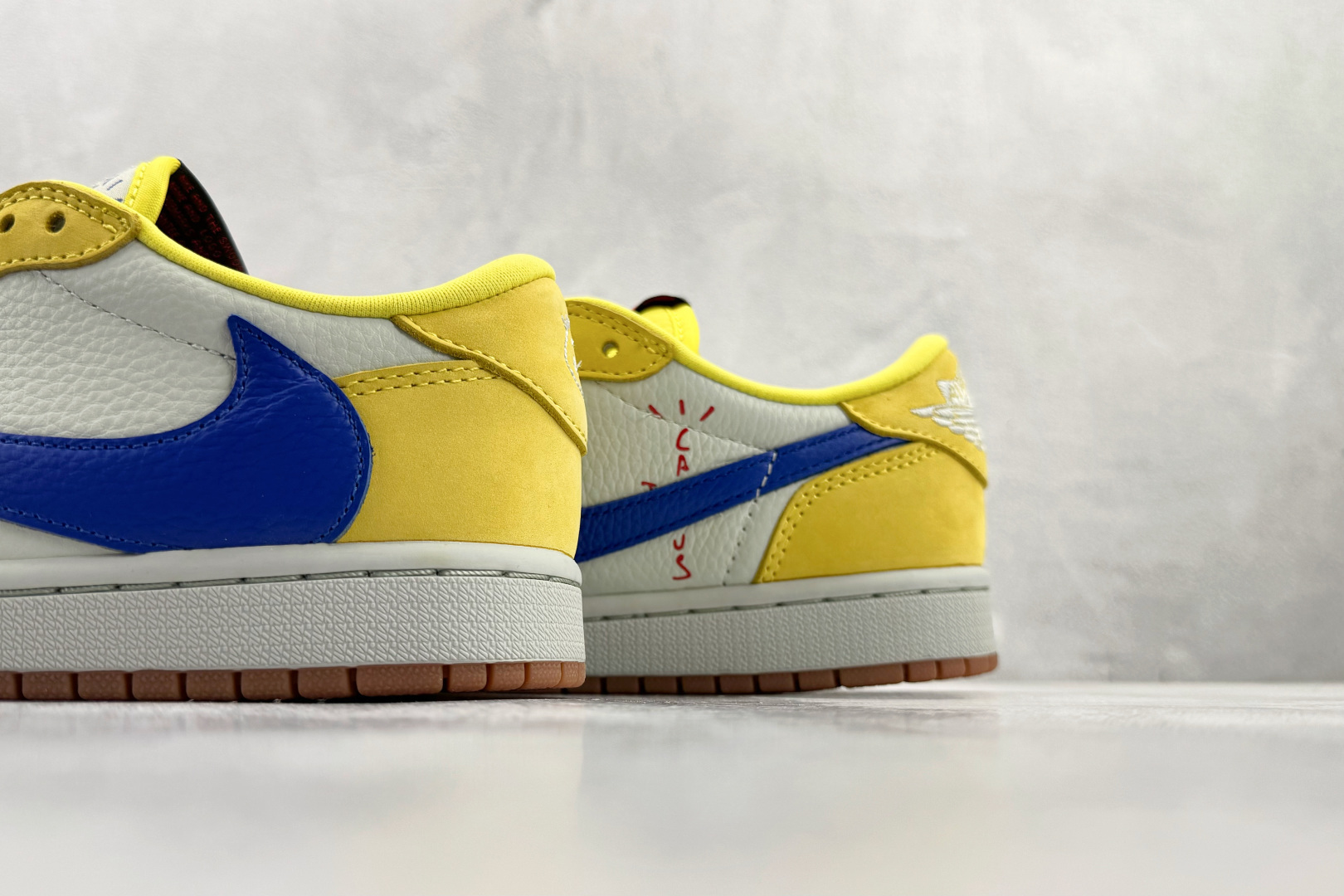 Travis Scott x Jordan Air Jordan 1 倒钩 7.0 皮革 Low Canary Yellow 联名款 金丝雀黄 蓝色 DZ4137-700 Travis Scott x Jordan Air Jordan 1 倒钩 7.0 皮革 Low Canary Yellow 联名款 金丝雀黄 蓝色 DZ4137-700
