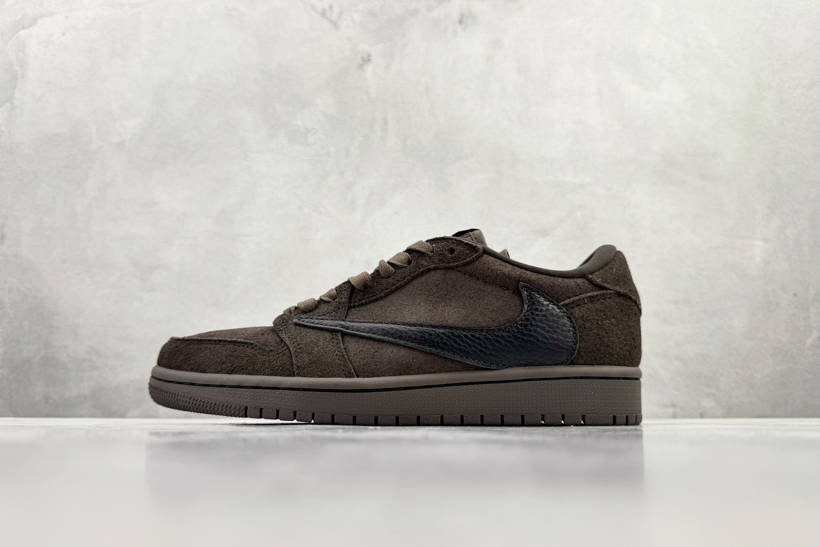 Travis Scott x Jordan Air Jordan 1 Low Velvet Brown倒钩9.0 丝绒摩卡 黑棕 DM7866-202 Travis Scott x Jordan Air Jordan 1 Low Velvet Brown倒钩9.0 丝绒摩卡 黑棕 DM7866-202