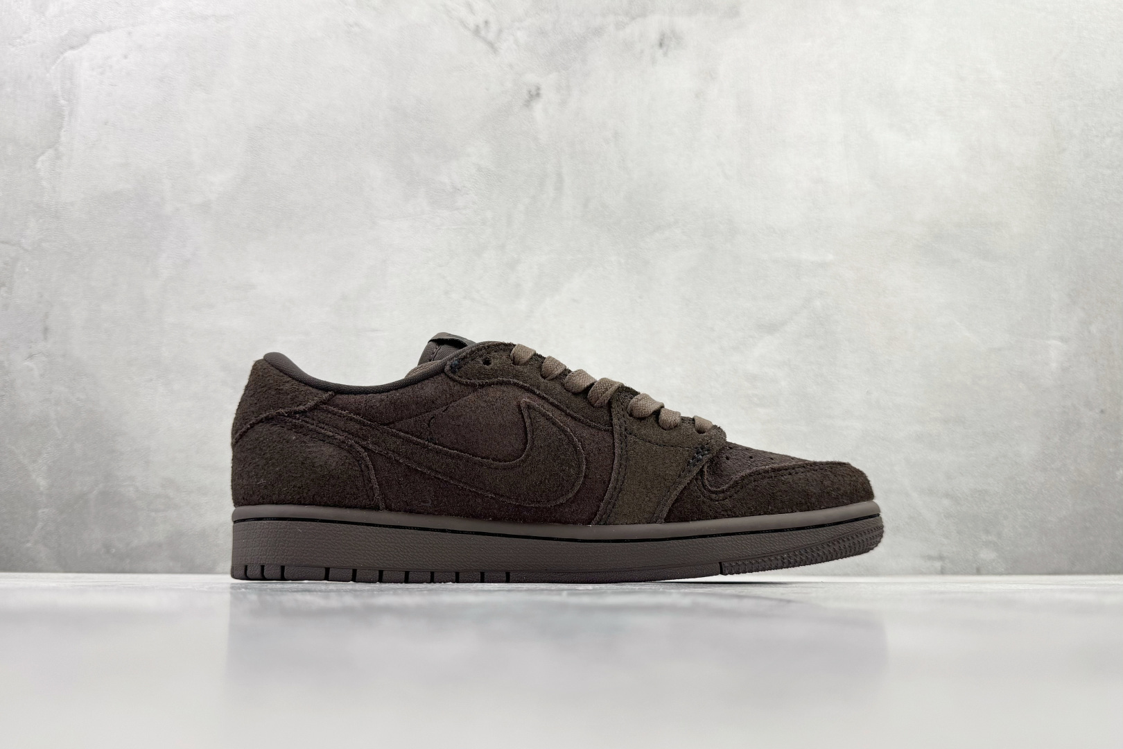 Travis Scott x Jordan Air Jordan 1 Low Velvet Brown倒钩9.0 丝绒摩卡 黑棕 DM7866-202 Travis Scott x Jordan Air Jordan 1 Low Velvet Brown倒钩9.0 丝绒摩卡 黑棕 DM7866-202