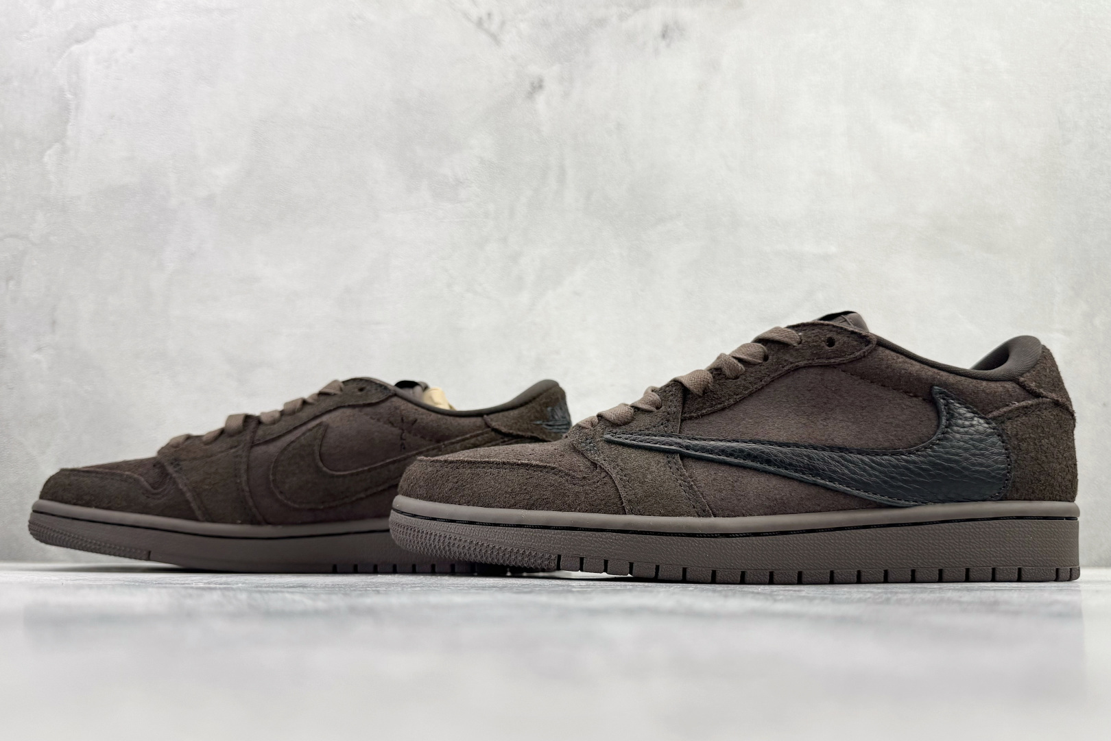 Travis Scott x Jordan Air Jordan 1 Low Velvet Brown倒钩9.0 丝绒摩卡 黑棕 DM7866-202 Travis Scott x Jordan Air Jordan 1 Low Velvet Brown倒钩9.0 丝绒摩卡 黑棕 DM7866-202