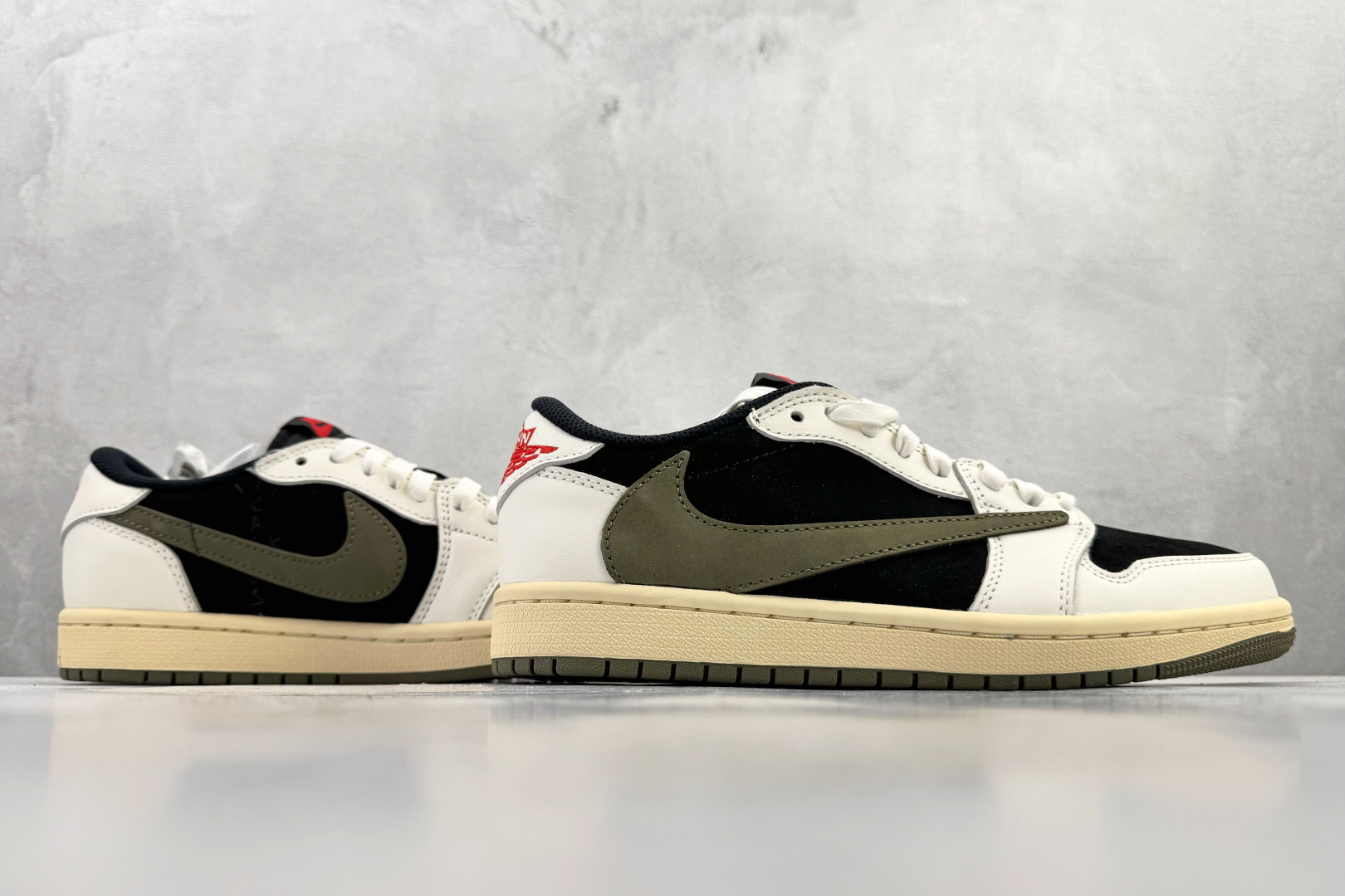 Travis Scott x Jordan Air Jordan 1 倒钩 5.0 皮革 Low ”Medium Olive” 黑绿橄榄 DZ4137-106 Travis Scott x Jordan Air Jordan 1 倒钩 5.0 皮革 Low ”Medium Olive” 黑绿橄榄 DZ4137-106