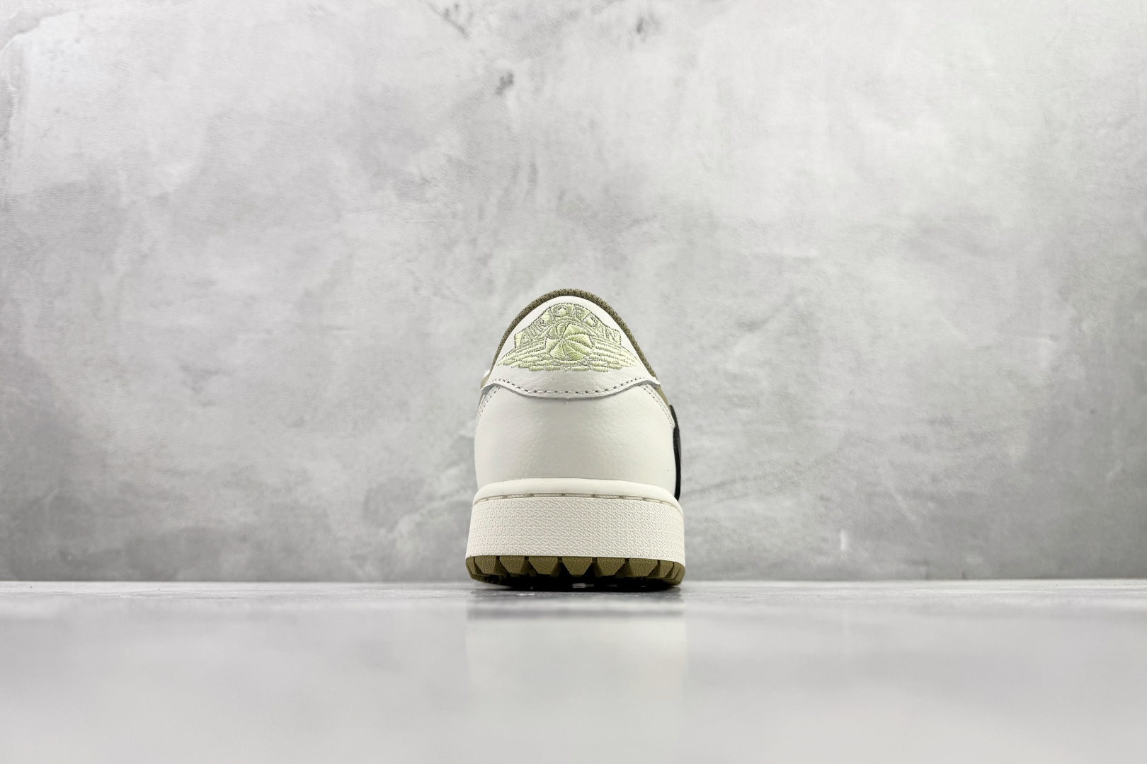 Travis Scott x Jordan Air Jordan 1 Low Golf 倒钩6.0 EVA 棕白 FZ3124-200 Travis Scott x Jordan Air Jordan 1 Low Golf 倒钩6.0 EVA 棕白 FZ3124-200
