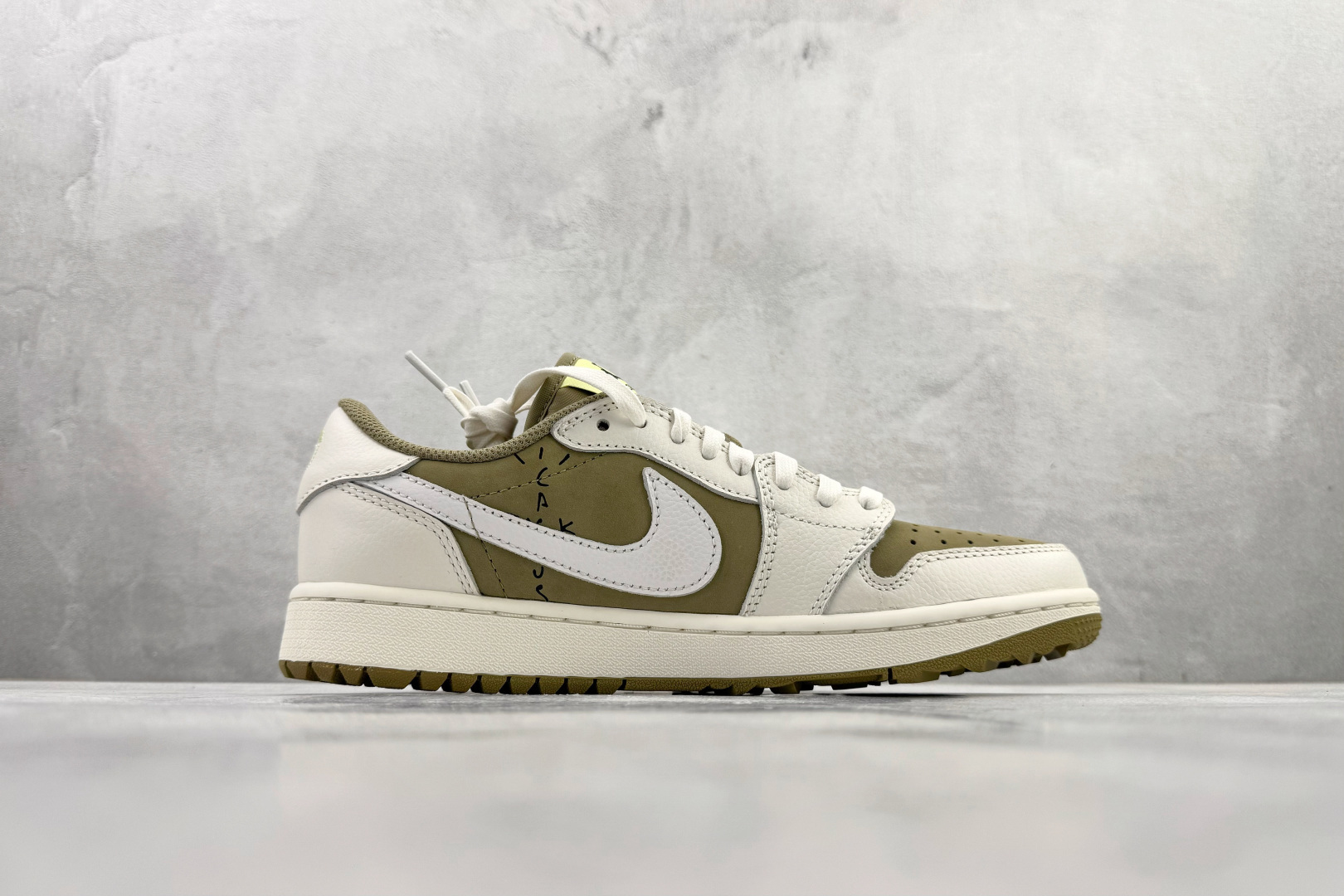 Travis Scott x Jordan Air Jordan 1 Low Golf 倒钩6.0 EVA 棕白 FZ3124-200 Travis Scott x Jordan Air Jordan 1 Low Golf 倒钩6.0 EVA 棕白 FZ3124-200