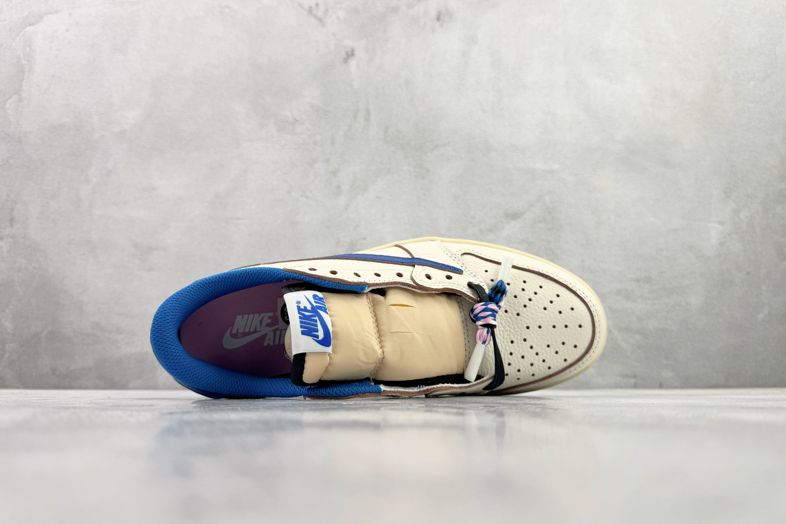 Travis Scott x Fragment Design x Jordan Air Jordan 1 Low SP 倒钩 三方联名闪电 白蓝 DM7866-104 Travis Scott x Fragment Design x Jordan Air Jordan 1 Low SP 倒钩 三方联名闪电 白蓝 DM7866-104
