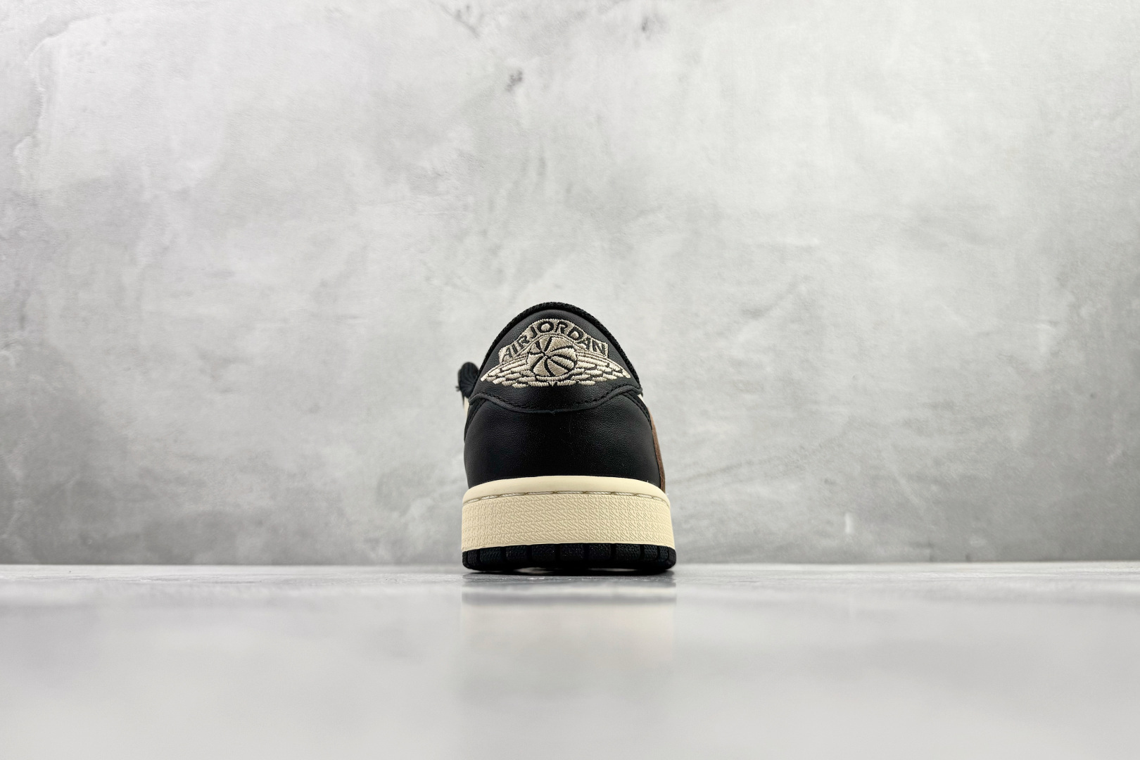 Travis Scott x Jordan Air Jordan 1 Low 倒钩 米黑 DM7866-201 Travis Scott x Jordan Air Jordan 1 Low 倒钩 米黑 DM7866-201