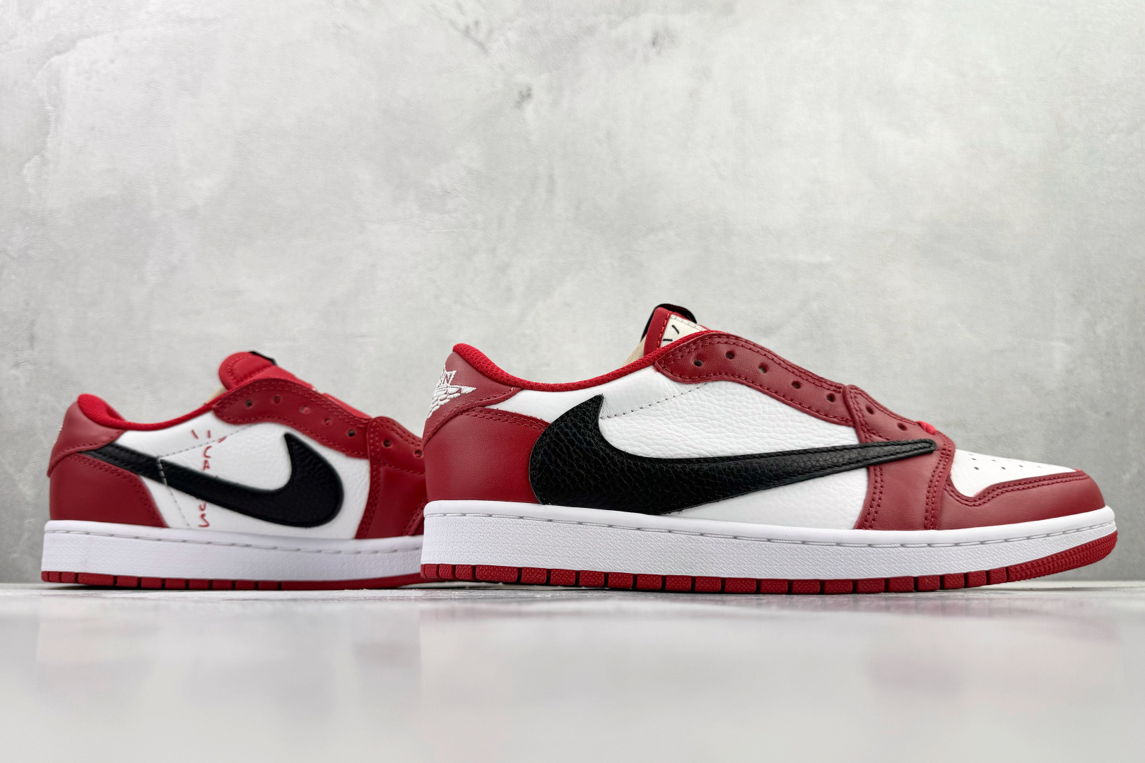 260 Travis Scott x Jordan Air Jordan 1 Low 倒钩 黑红 DM7866-101-Chinese UA Cheap High Quatity Brand Clothes Bags handbags Sneakers wholesale wholesaler seller from China Factory suppliers Fashion Clothing Shoes best Quality Beautiful Price 260 Travis Scott x Jordan Air Jordan 1 Low 倒钩 黑红 DM7866-101