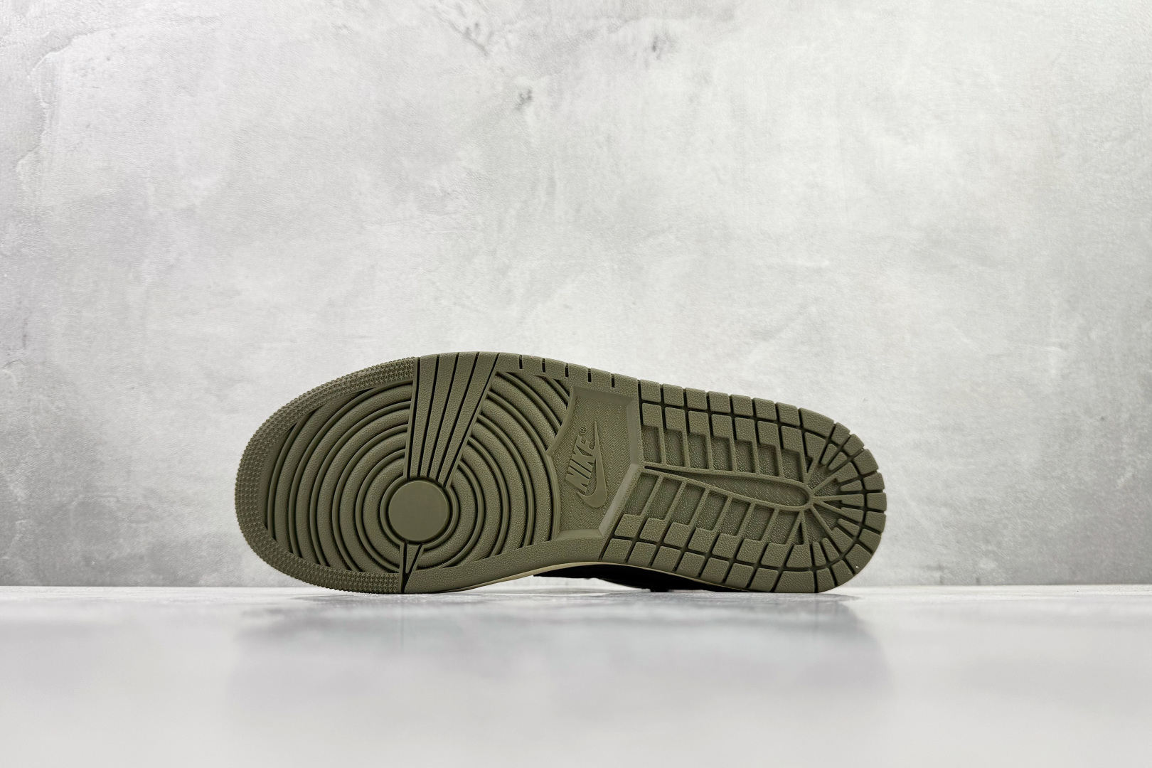 Travis Scott x Jordan Air Jordan 1 倒钩 8.0 Low ”Medium Olive” 米绿 DM7866-200 Travis Scott x Jordan Air Jordan 1 倒钩 8.0 Low ”Medium Olive” 米绿 DM7866-200